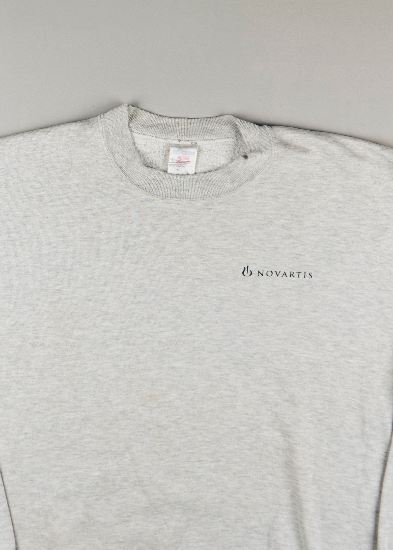 - Sweatshirt (XL)