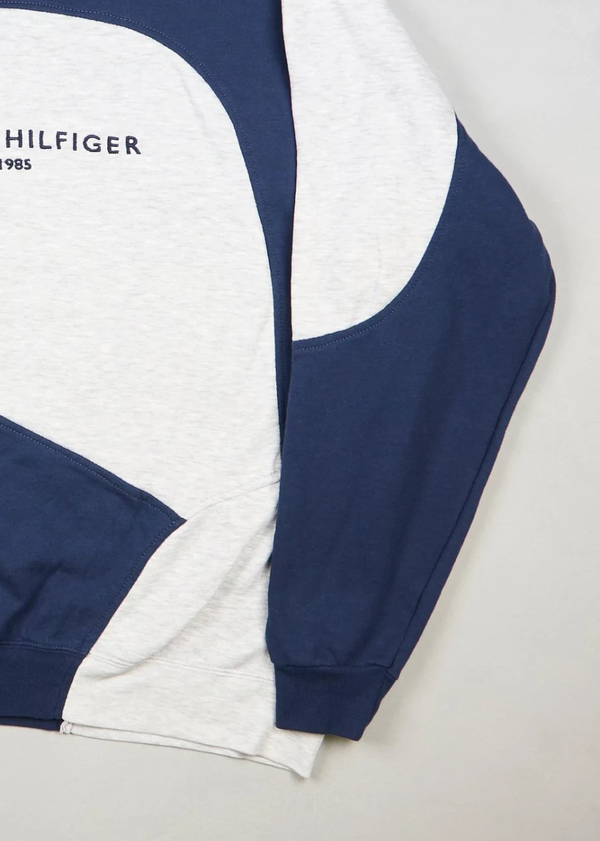 Tommy Hilfiger - Sweatshirt (XL) Bottom Right