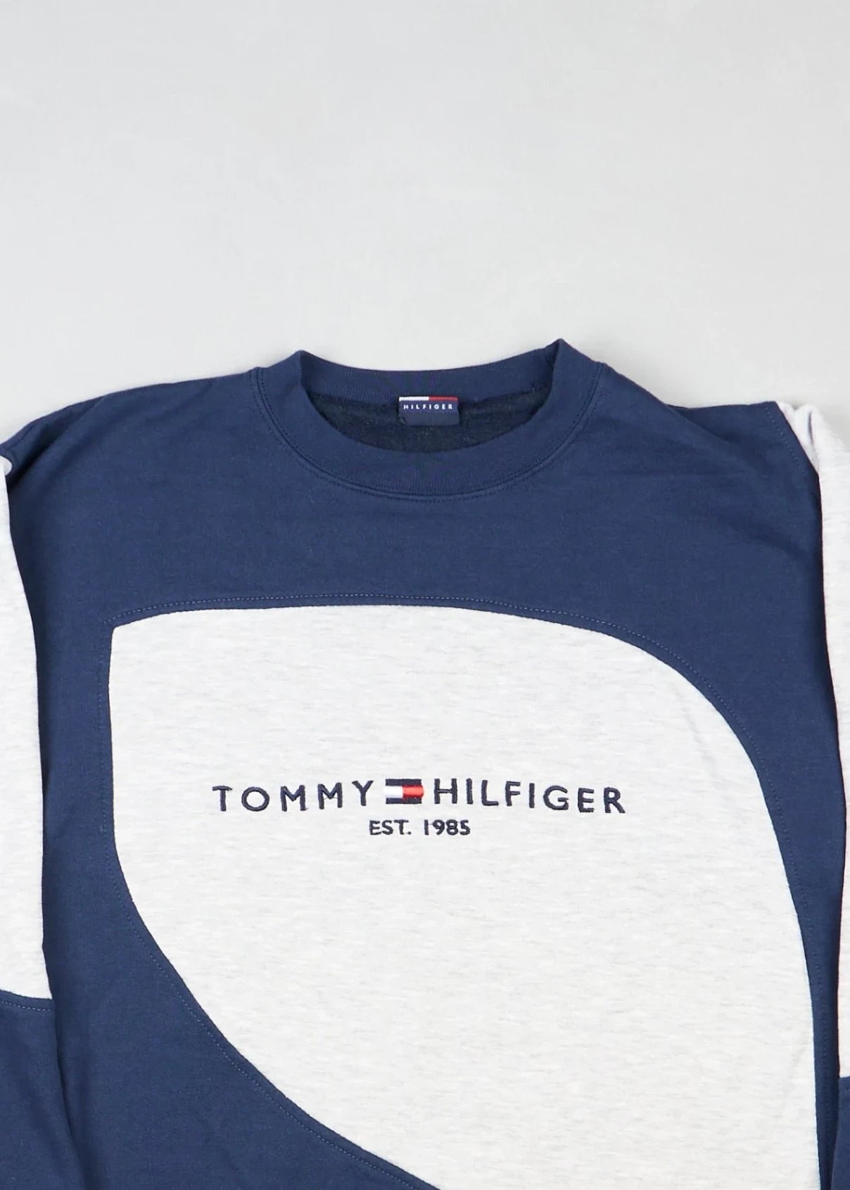 Tommy Hilfiger - Sweatshirt (XL) Center