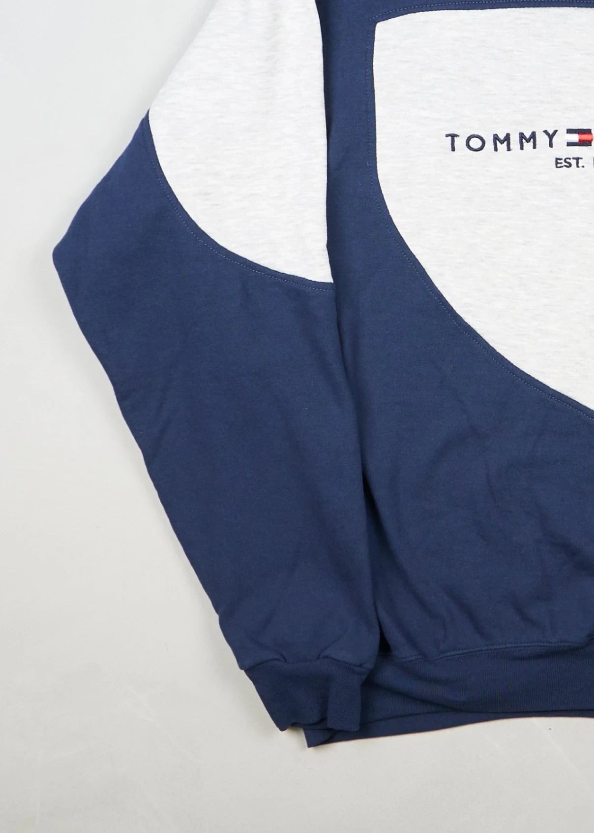 Tommy Hilfiger - Sweatshirt (XL) Bottom Left