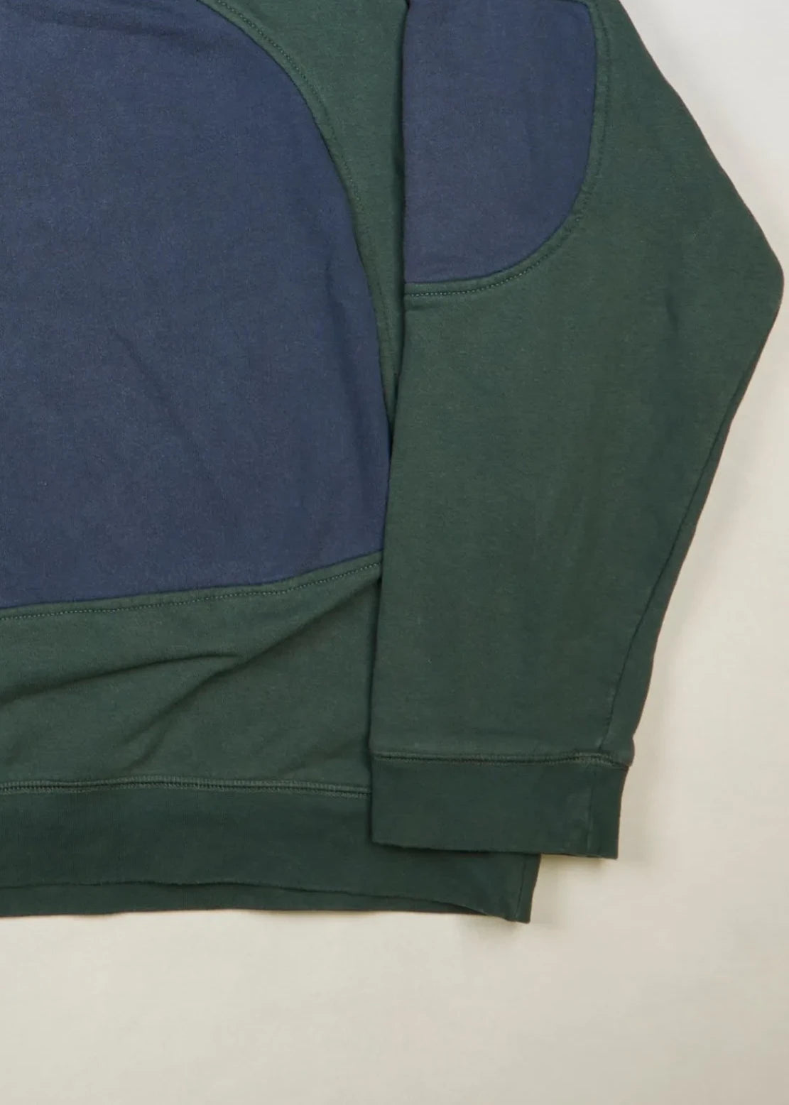 Champion - Sweatshirt (XL) Bottom Right