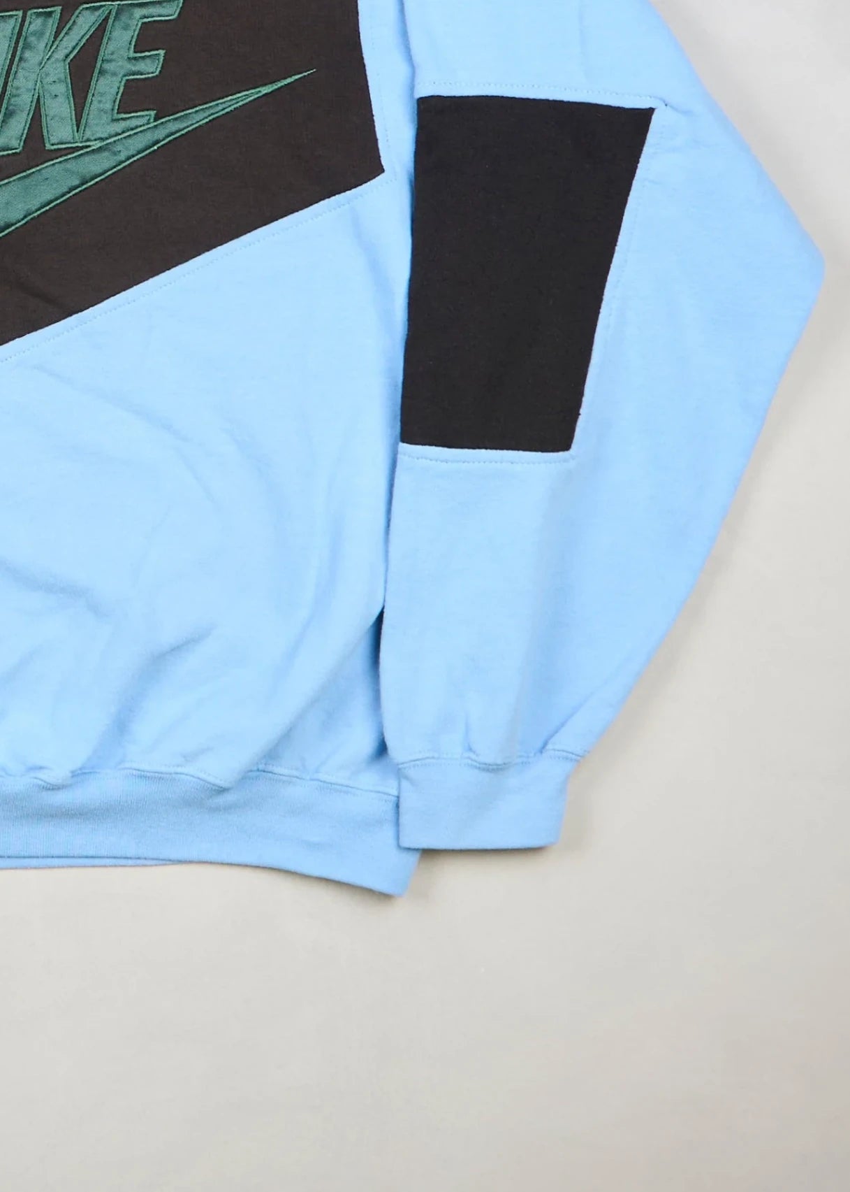 Nike - Sweatshirt (M) Bottom Right