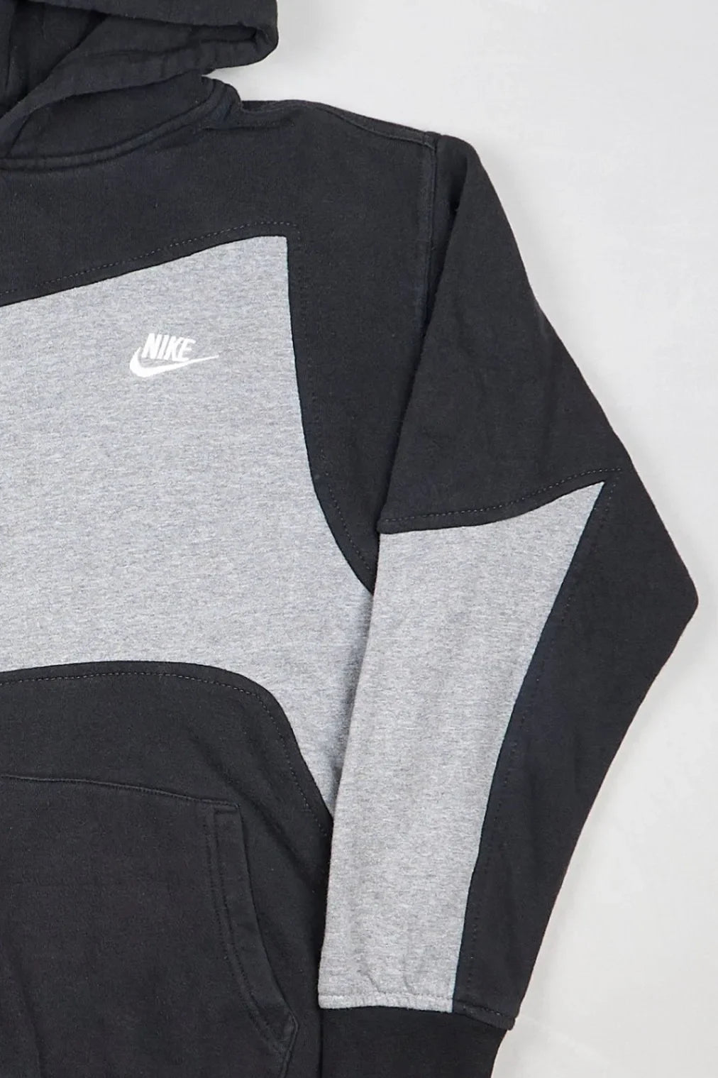 Nike - Renewed Hoodie (M) Right