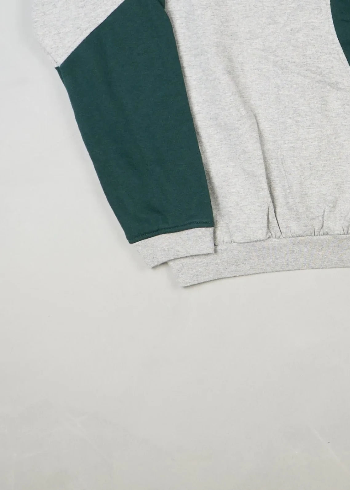 Carhartt - Sweatshirt (M) Bottom Left