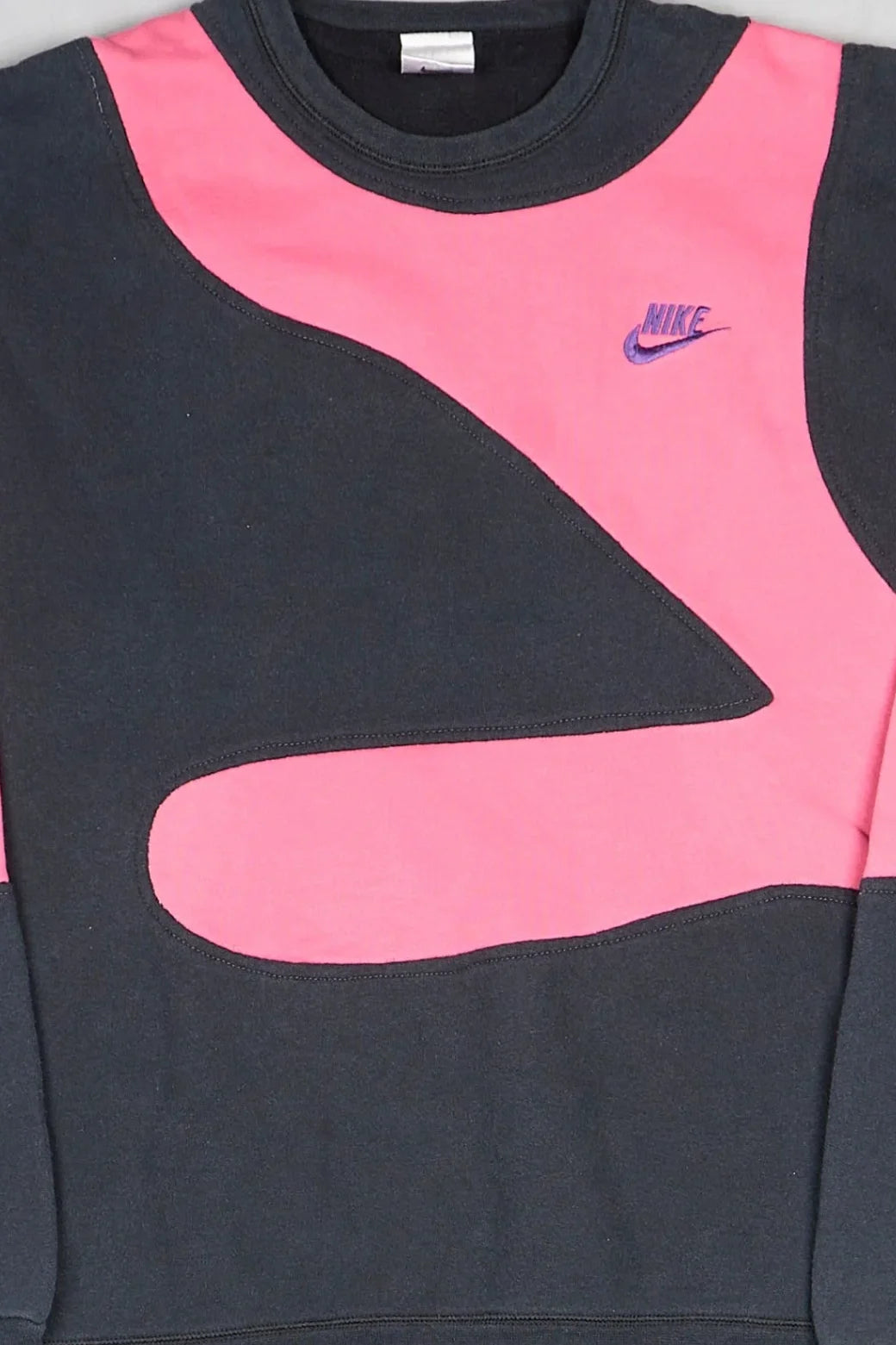 Nike - Renewed Sweatshirt (L) Center