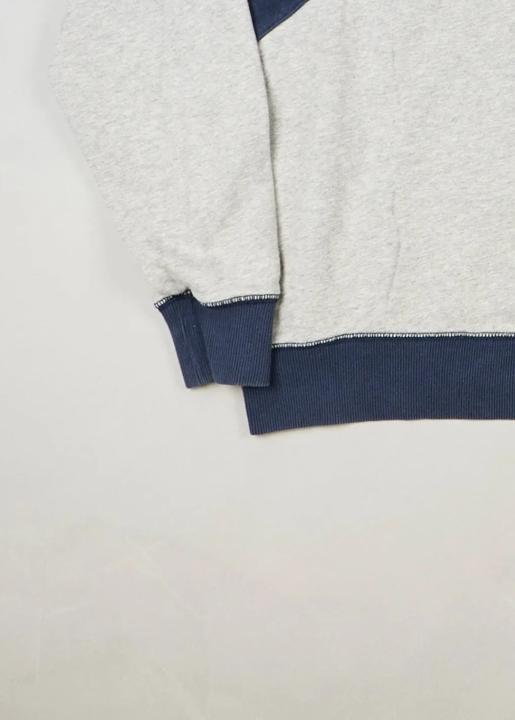 Tommy Hilfiger - Sweatshirt (M) Bottom Left