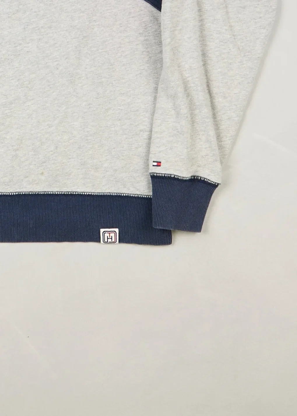 Tommy Hilfiger - Sweatshirt (M) Bottom Right