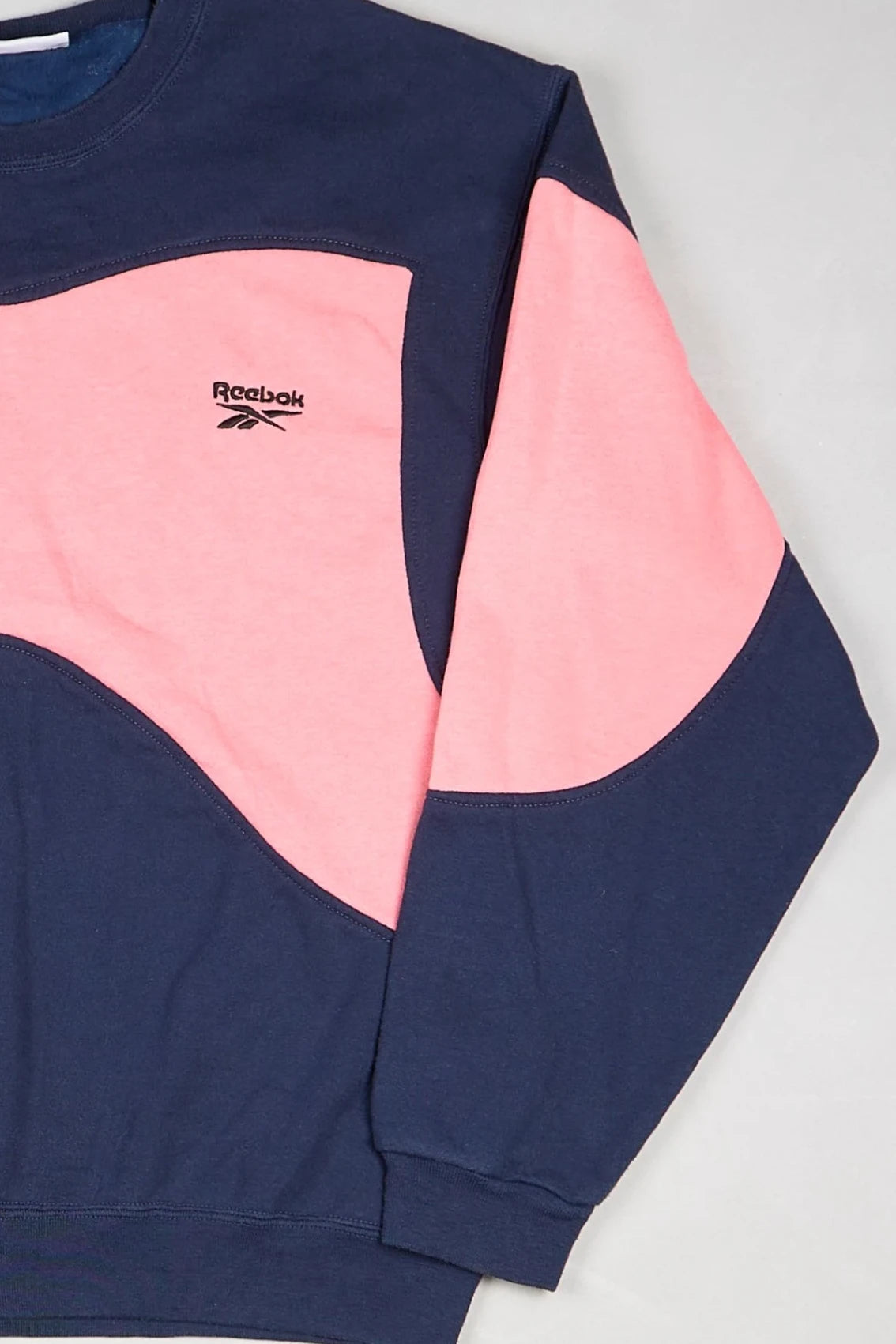 Reebok - Renewed Sweatshirt (L) Right