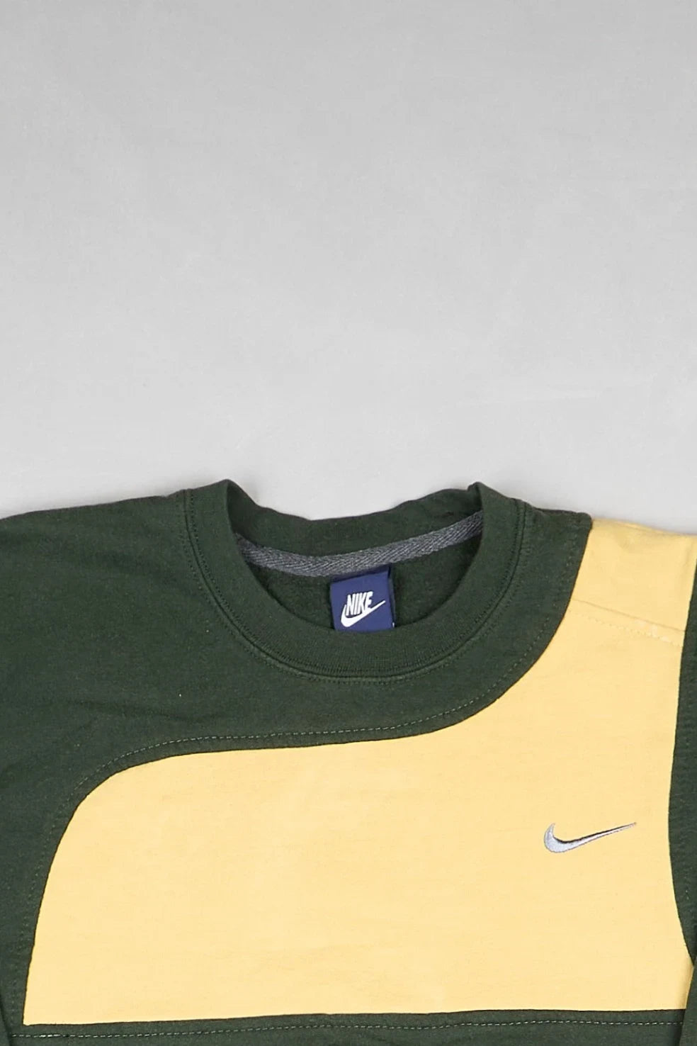 Nike - Renewed Sweatshirt (S) Top