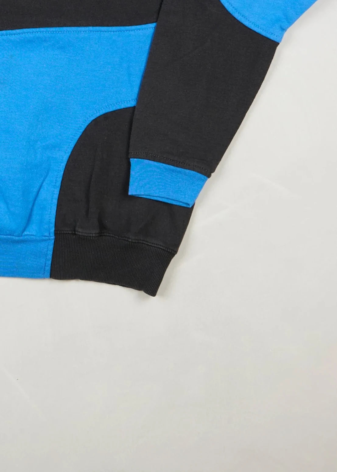 Champion - Sweater (L) Bottom Right