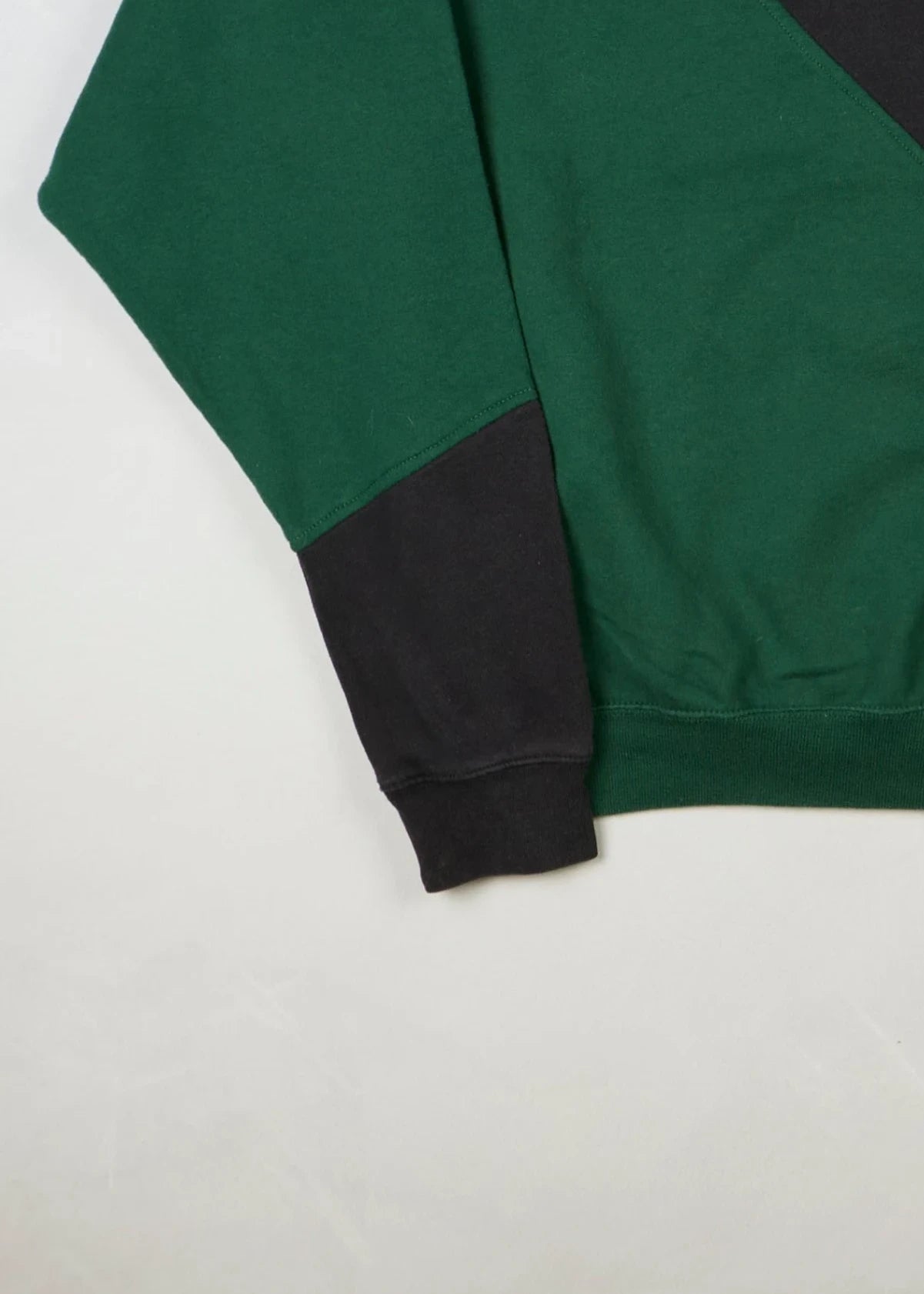 Puma - Sweater (XL) Bottom Left