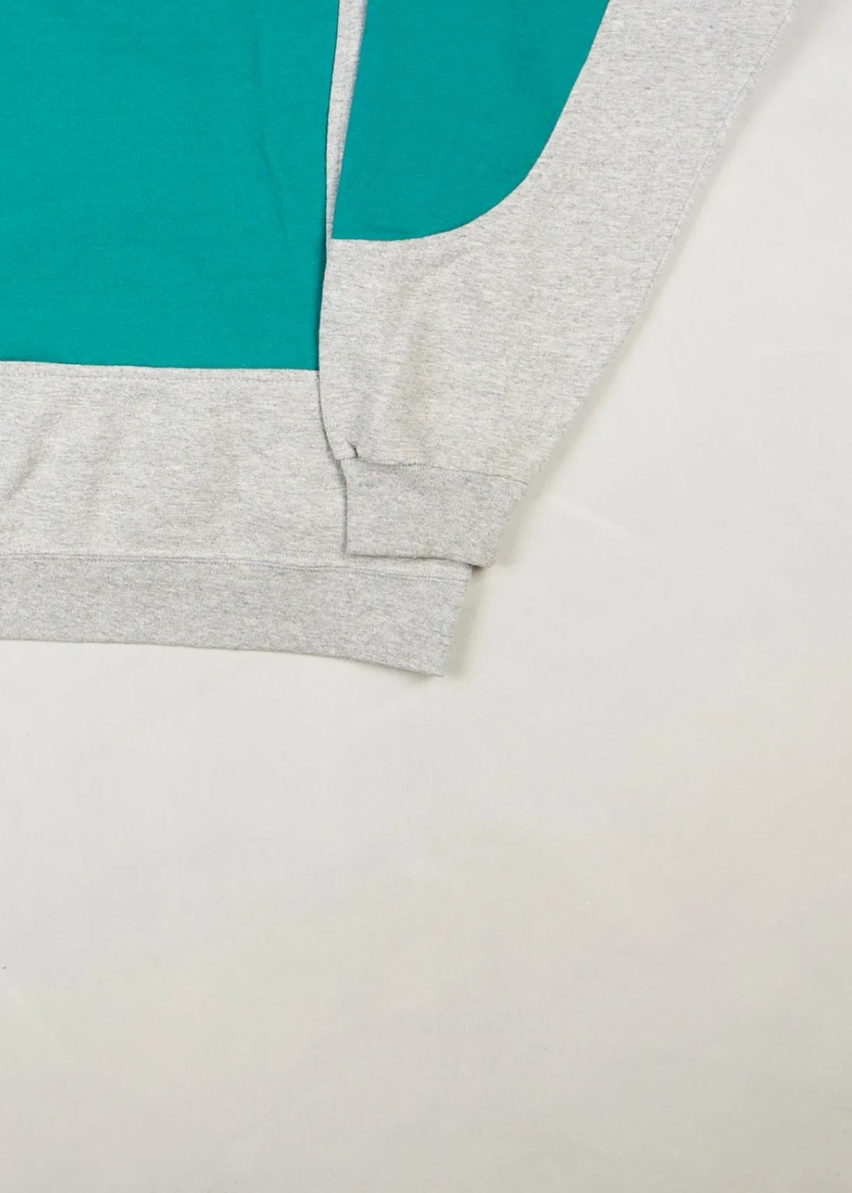 Champion - Sweatshirt (L) Bottom Right