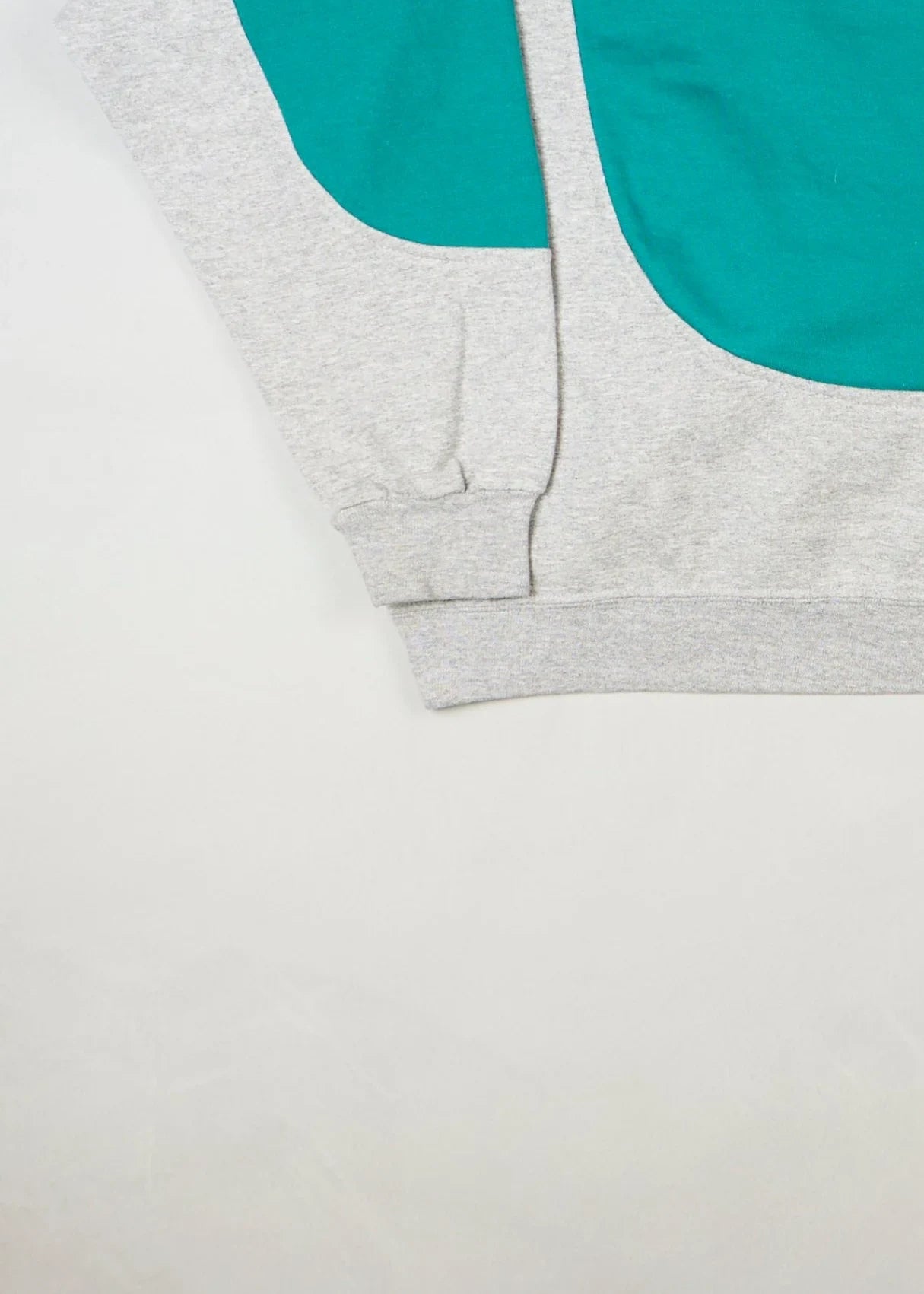 Champion - Sweatshirt (L) Bottom Left