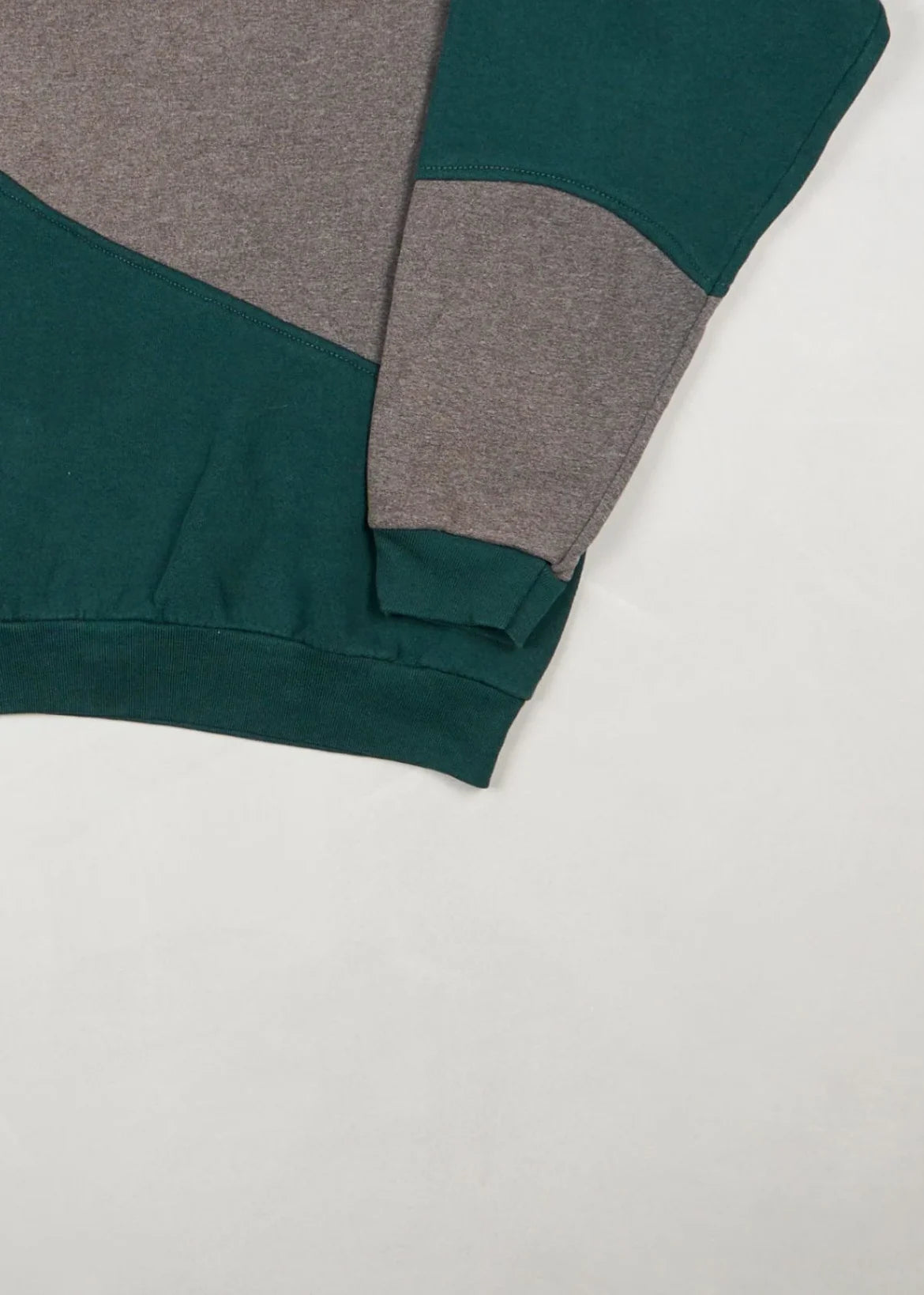 Champion - Sweatshirt (XL) Bottom Right