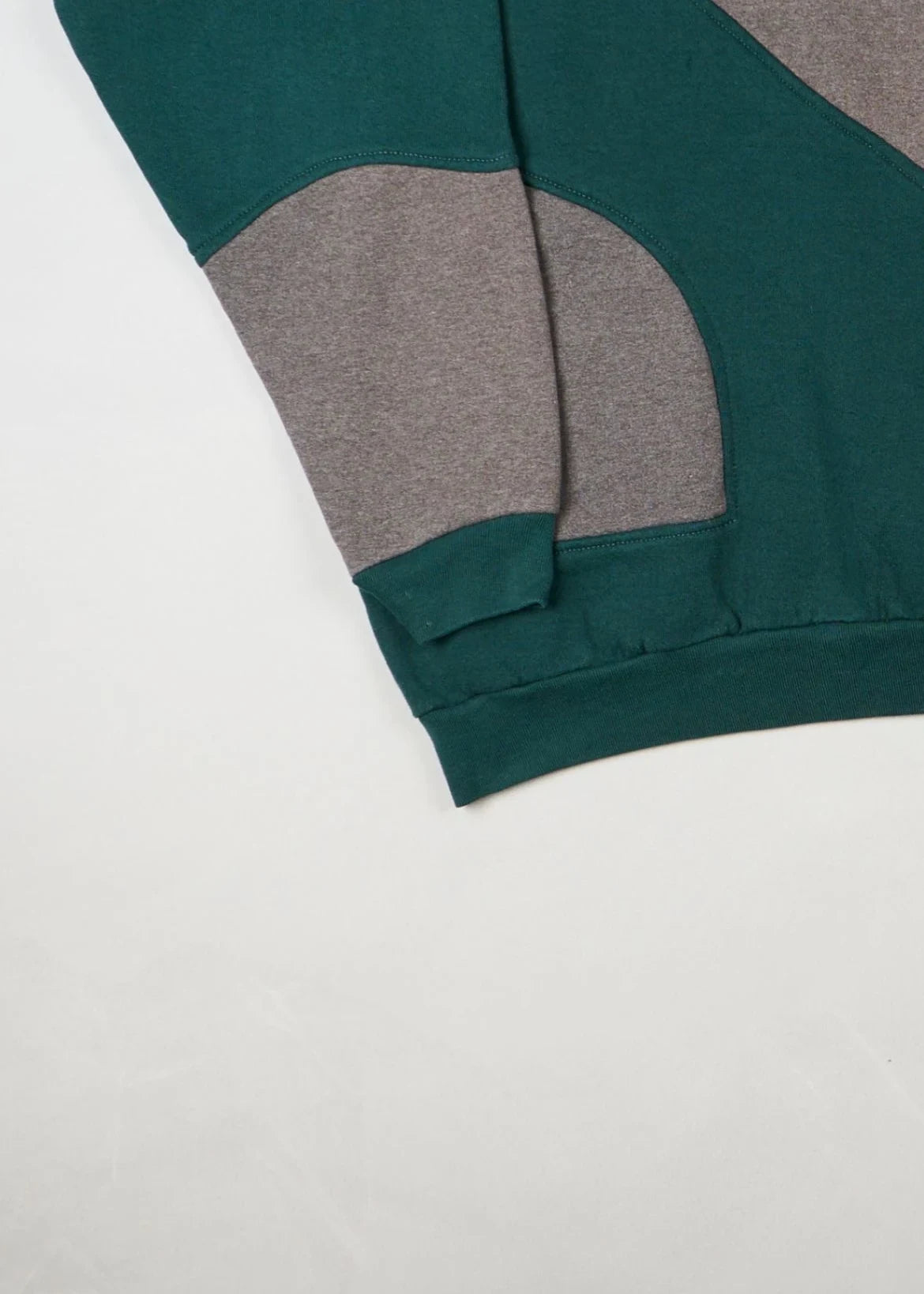 Champion - Sweatshirt (XL) Bottom Left