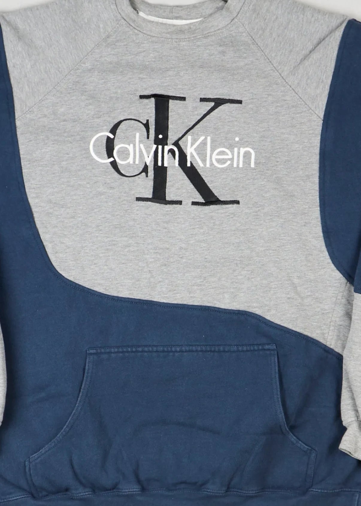 Calvin Klein - Sweatshirt (XL) Center