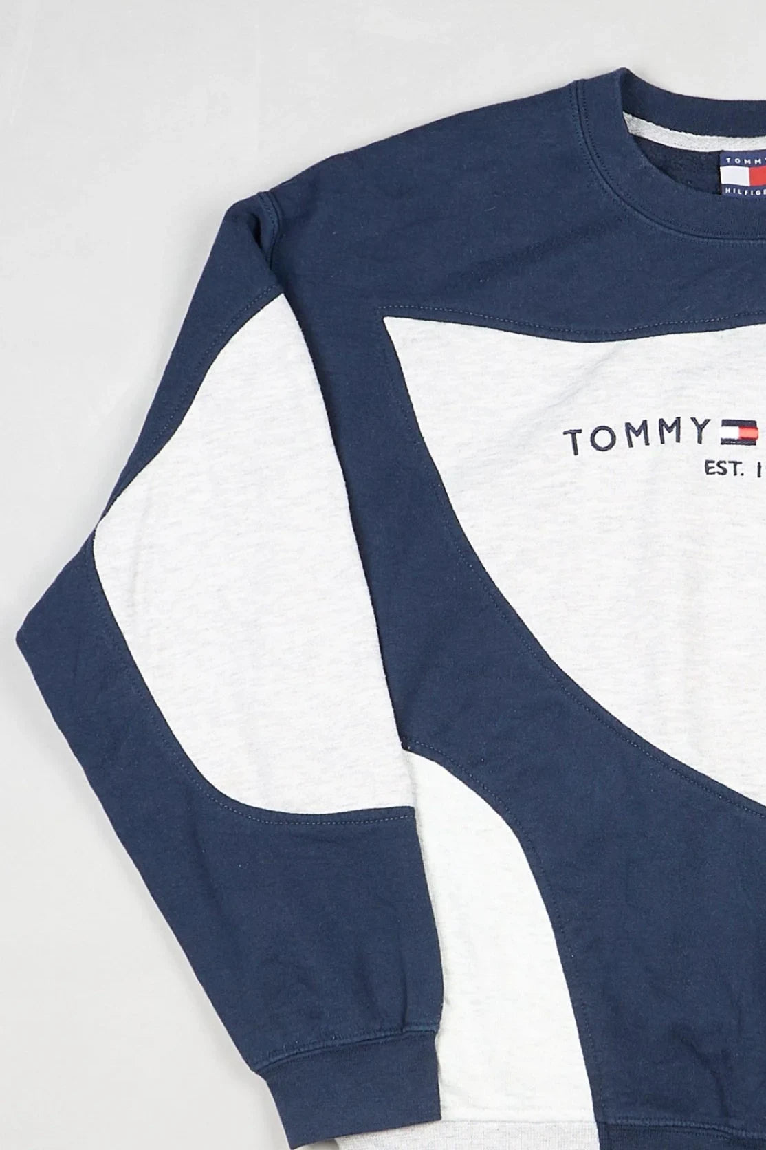 Tommy Hilfiger - Sweatshirt (L) Left