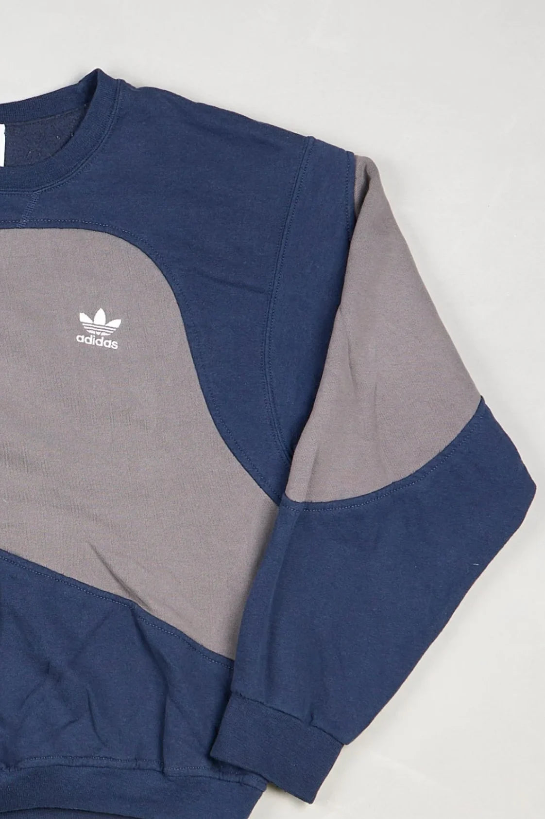 Adidas - Sweatshirt (L) Right