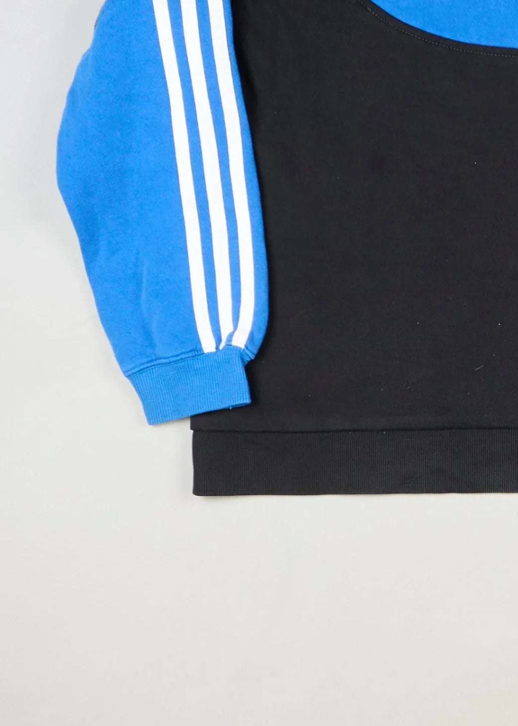 Adidas - Hoodie (M) Bottom Left