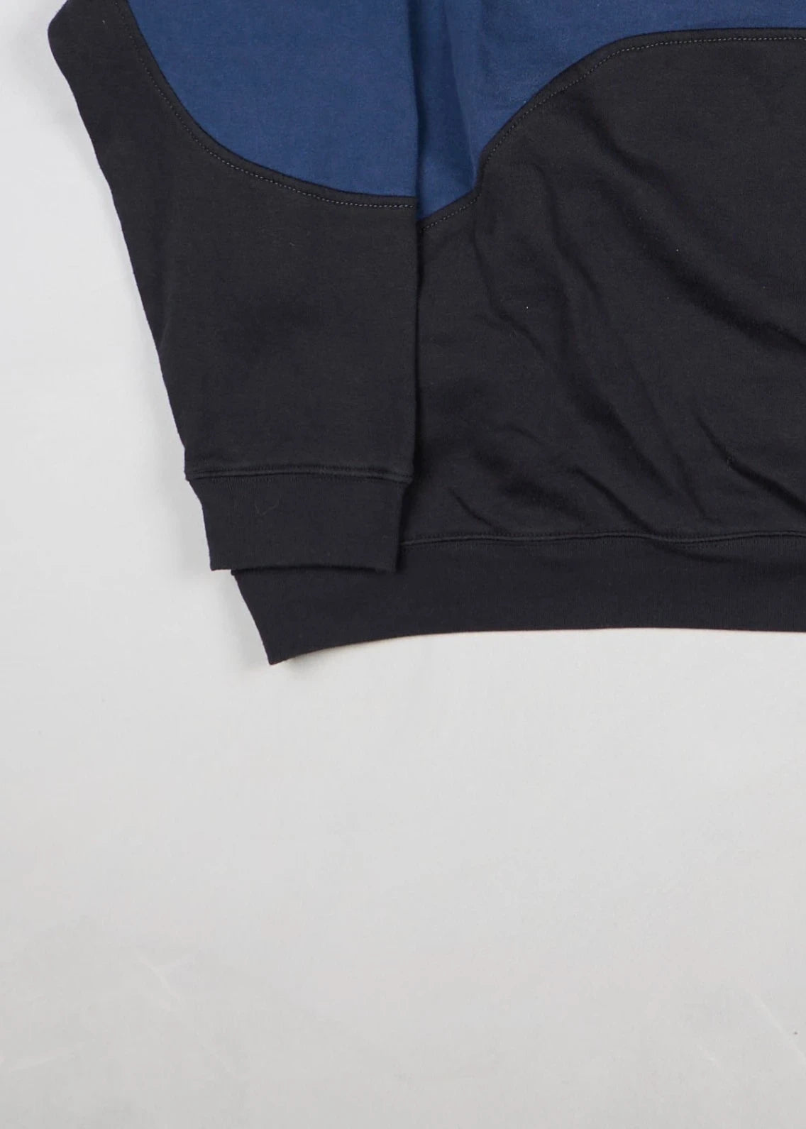 GAP - Sweatshirt (L) Bottom Left