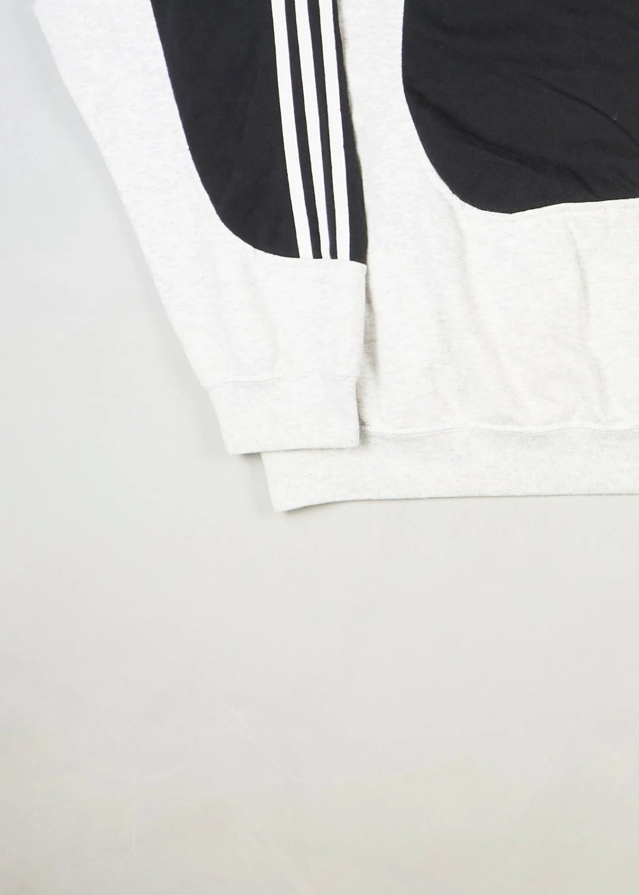 Adidas - Sweatshirt (XL) Bottom Left