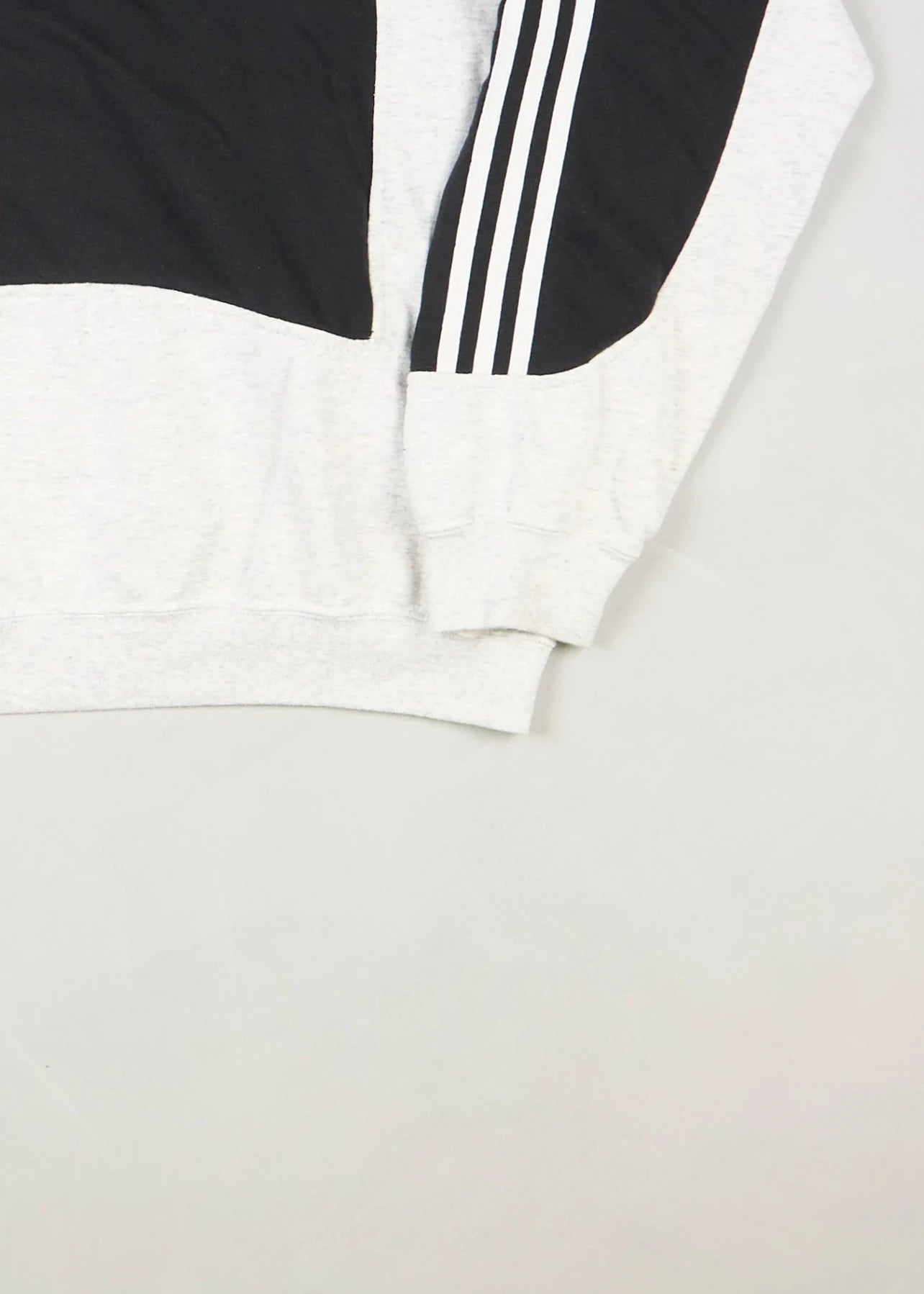 Adidas - Sweatshirt (XL) Bottom Right