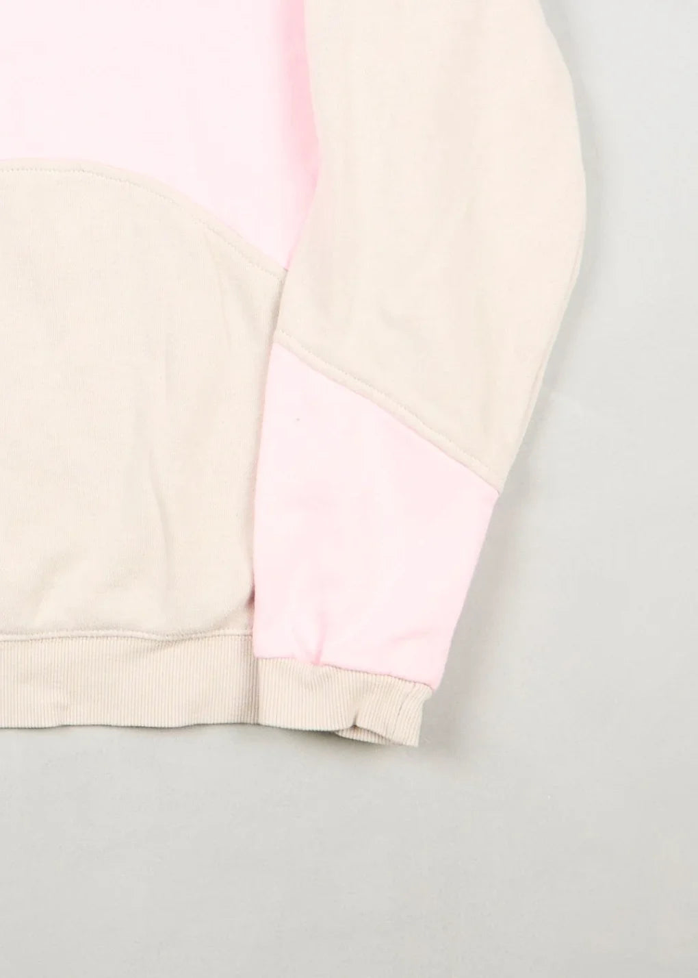 Champion - Sweater (S) Bottom Right