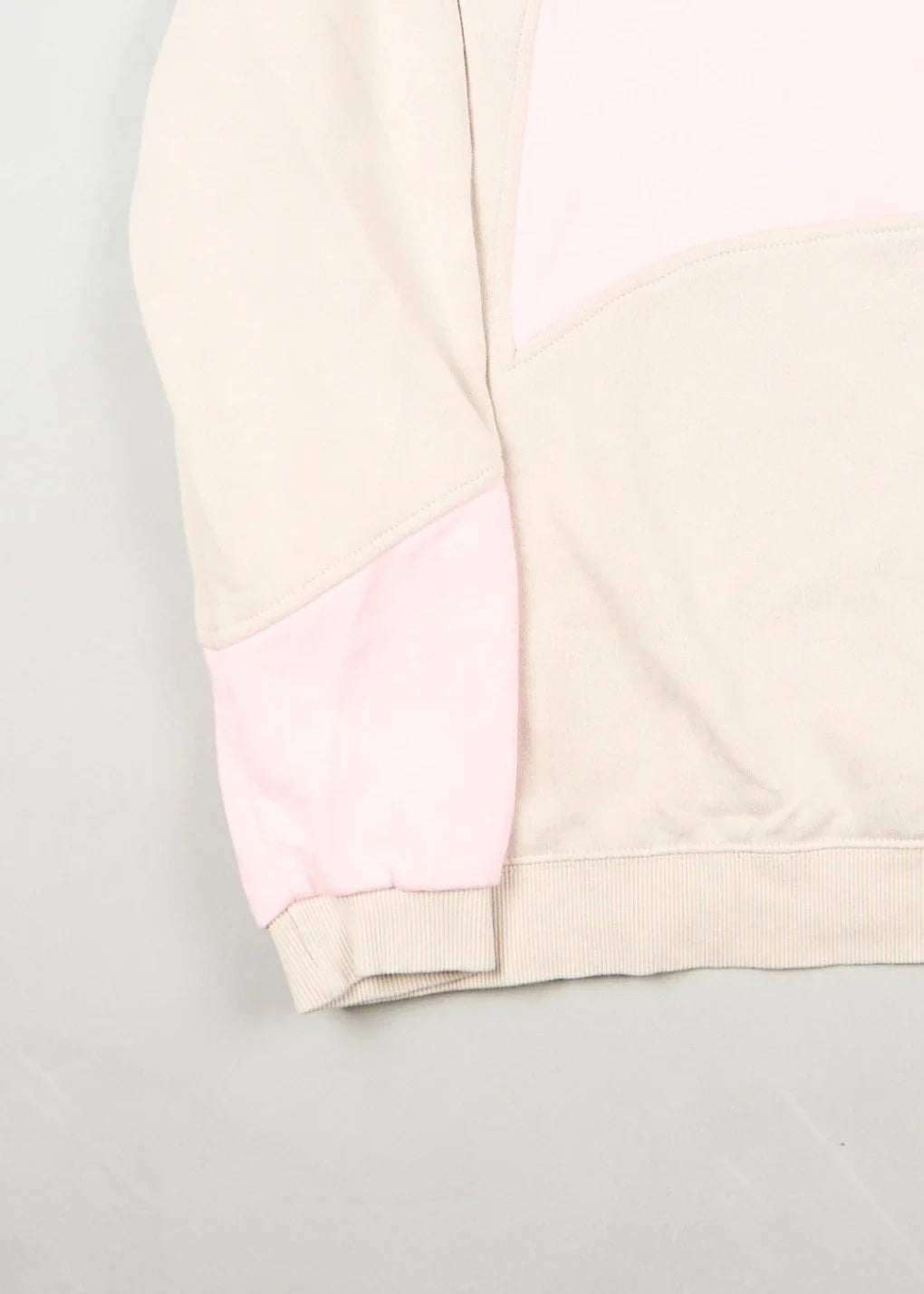 Champion - Sweater (S) Bottom Left