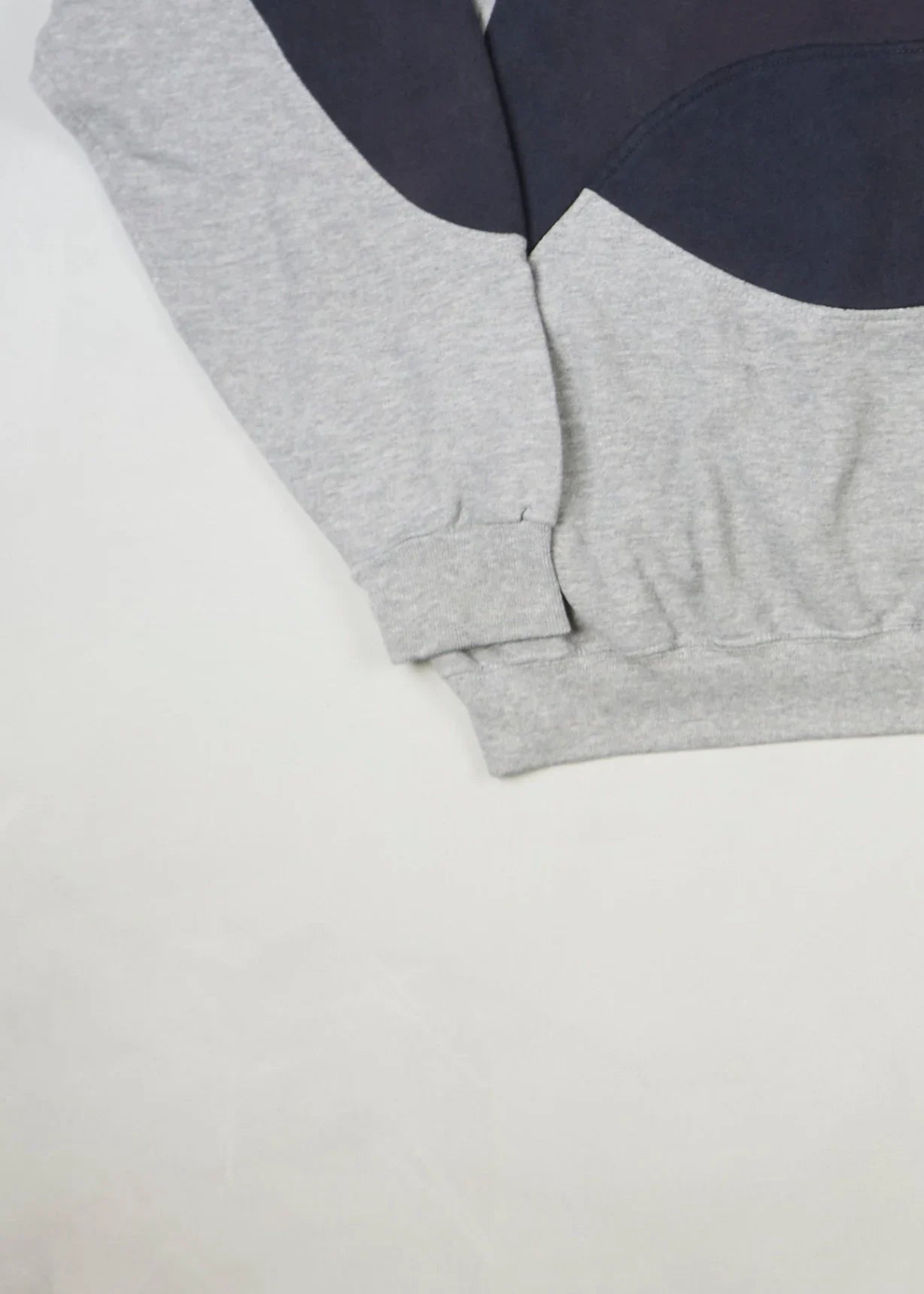 GAP - Sweatshirt (L) Bottom Left