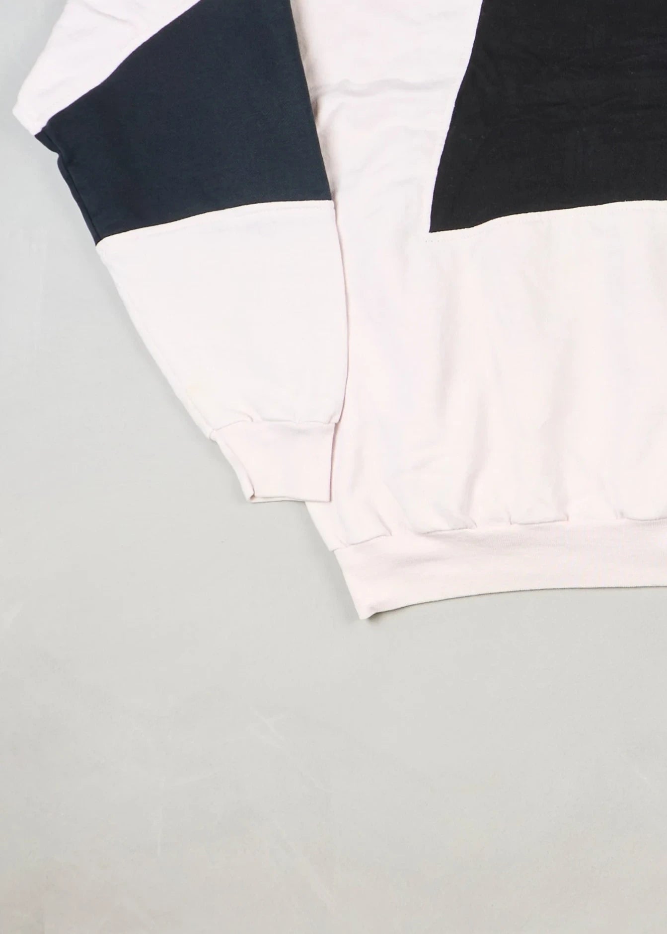 Champion - Sweatshirt (L) Bottom Left