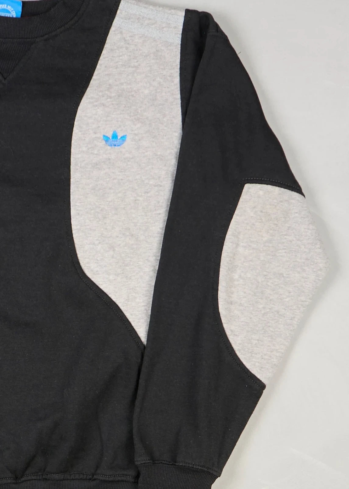 Adidas - Sweatshirt (L) Right