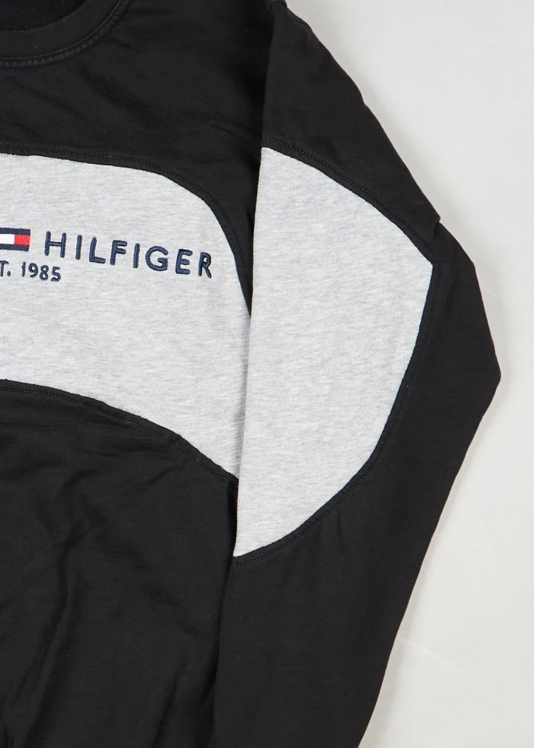 Tommy Hilfiger - Sweater (L) Right