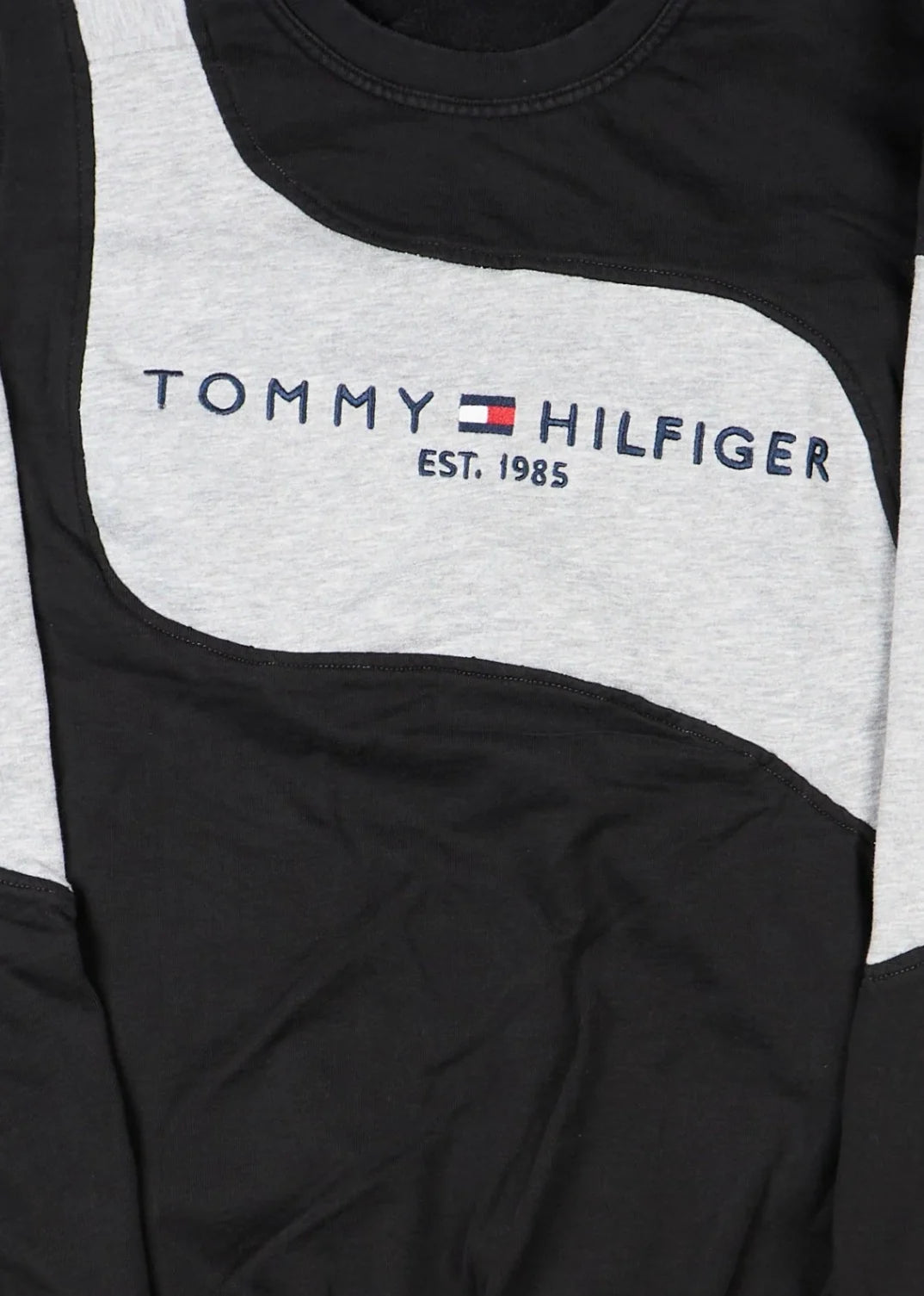 Tommy Hilfiger - Sweater (L) Center