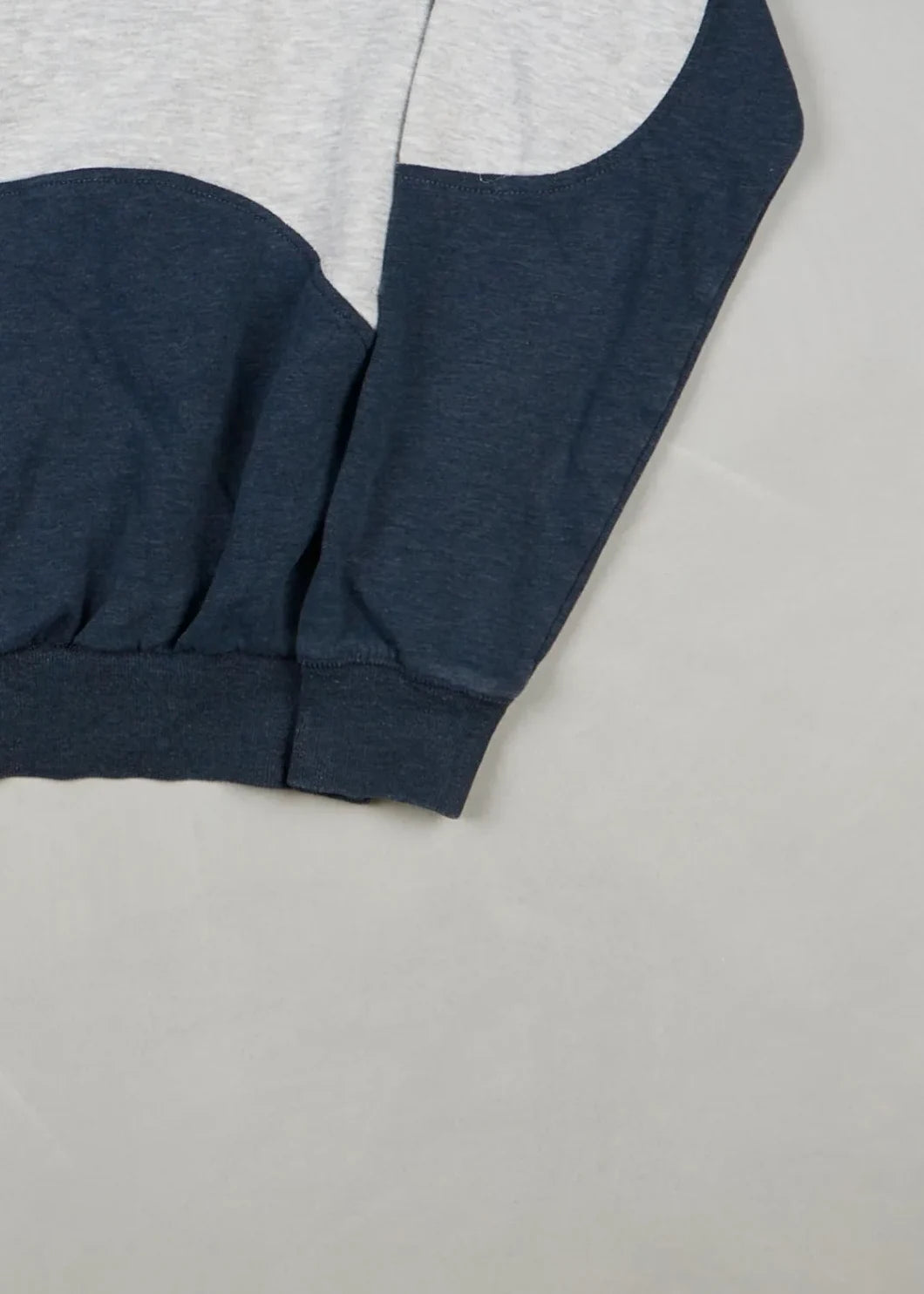 Champion - Sweatshirt (M) Bottom Right