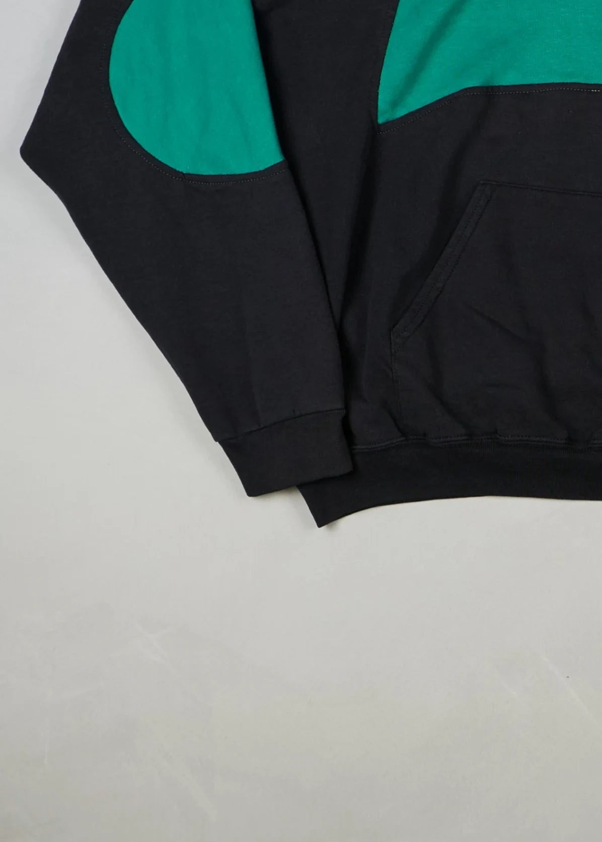 Champion - Hoodie (L) Bottom Left