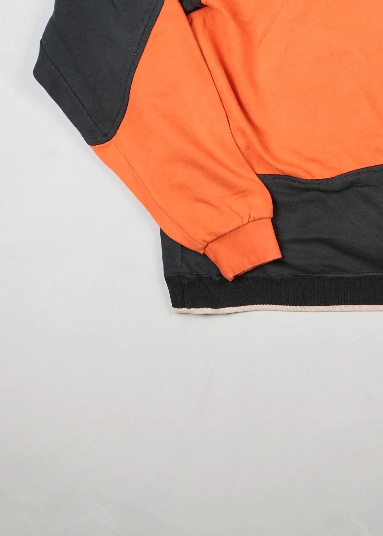 Nike - Sweatshirt (XL) Bottom Left