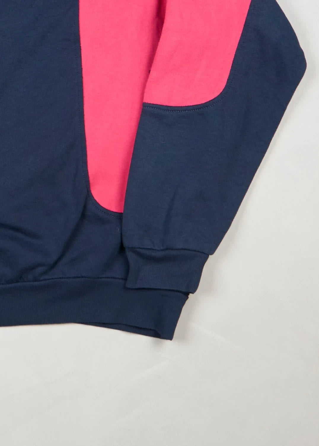 Adidas - Sweatshirt (L) Bottom Right