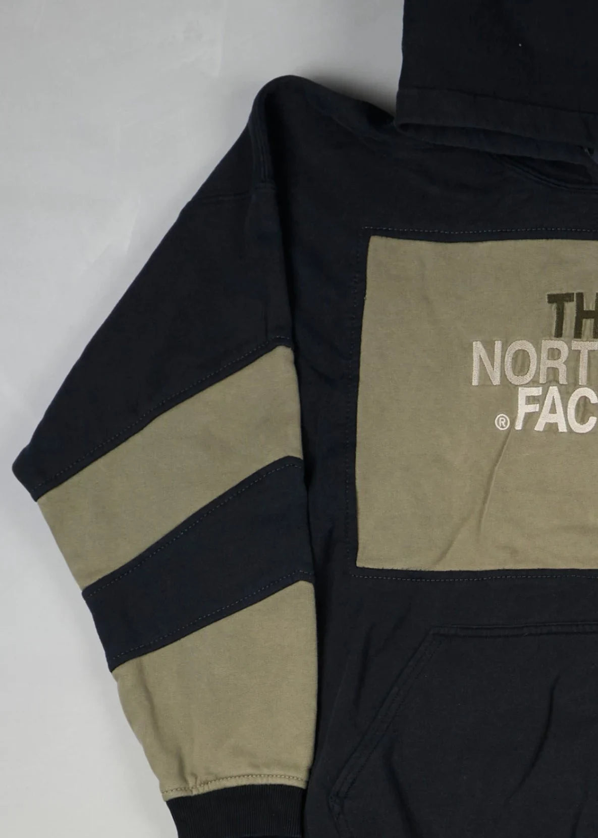 The North Face - Hoodie (L) Left