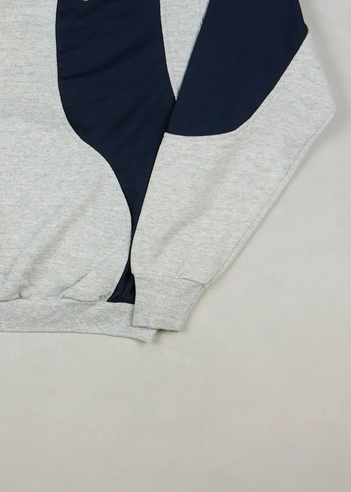 Nike - Sweatshirt (M) Bottom Right