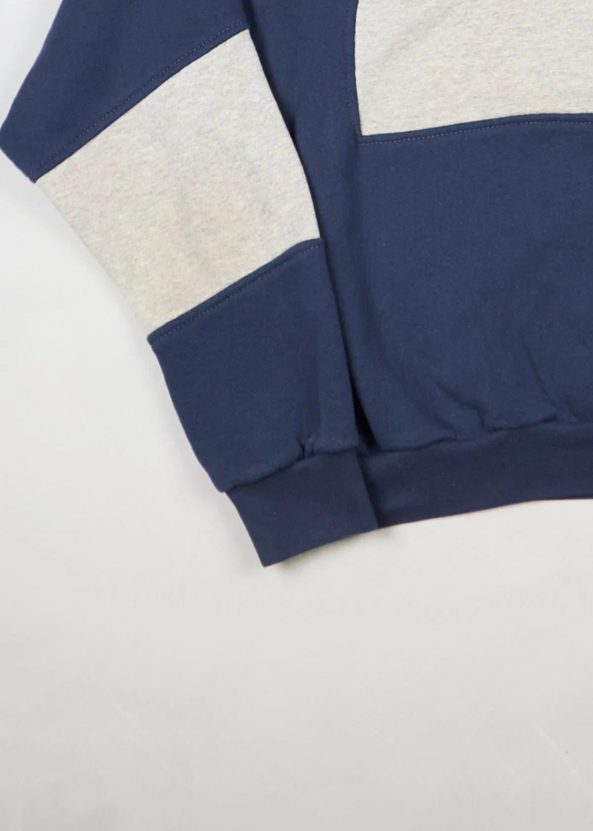 Champion - Sweatshirt (L) Bottom Left