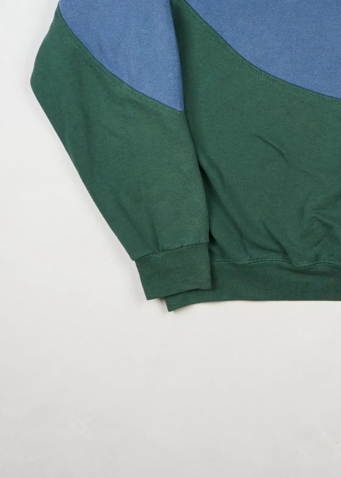 Champion - Sweatshirt (L) Bottom Left