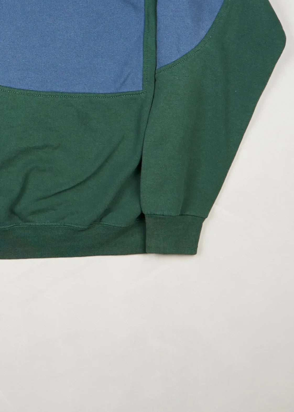 Champion - Sweatshirt (L) Bottom Right