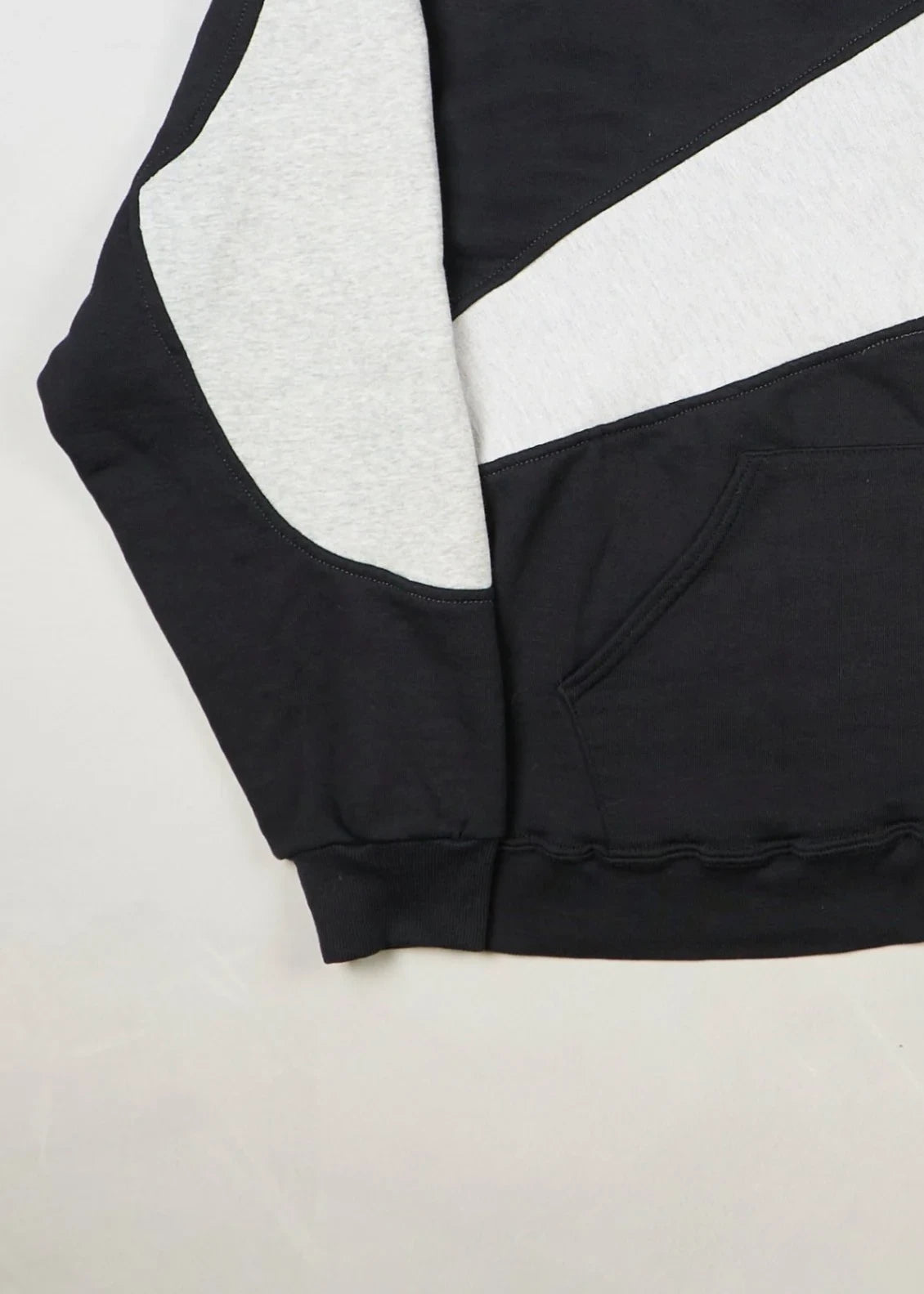 Nike - Hoodie (XL) Bottom Left