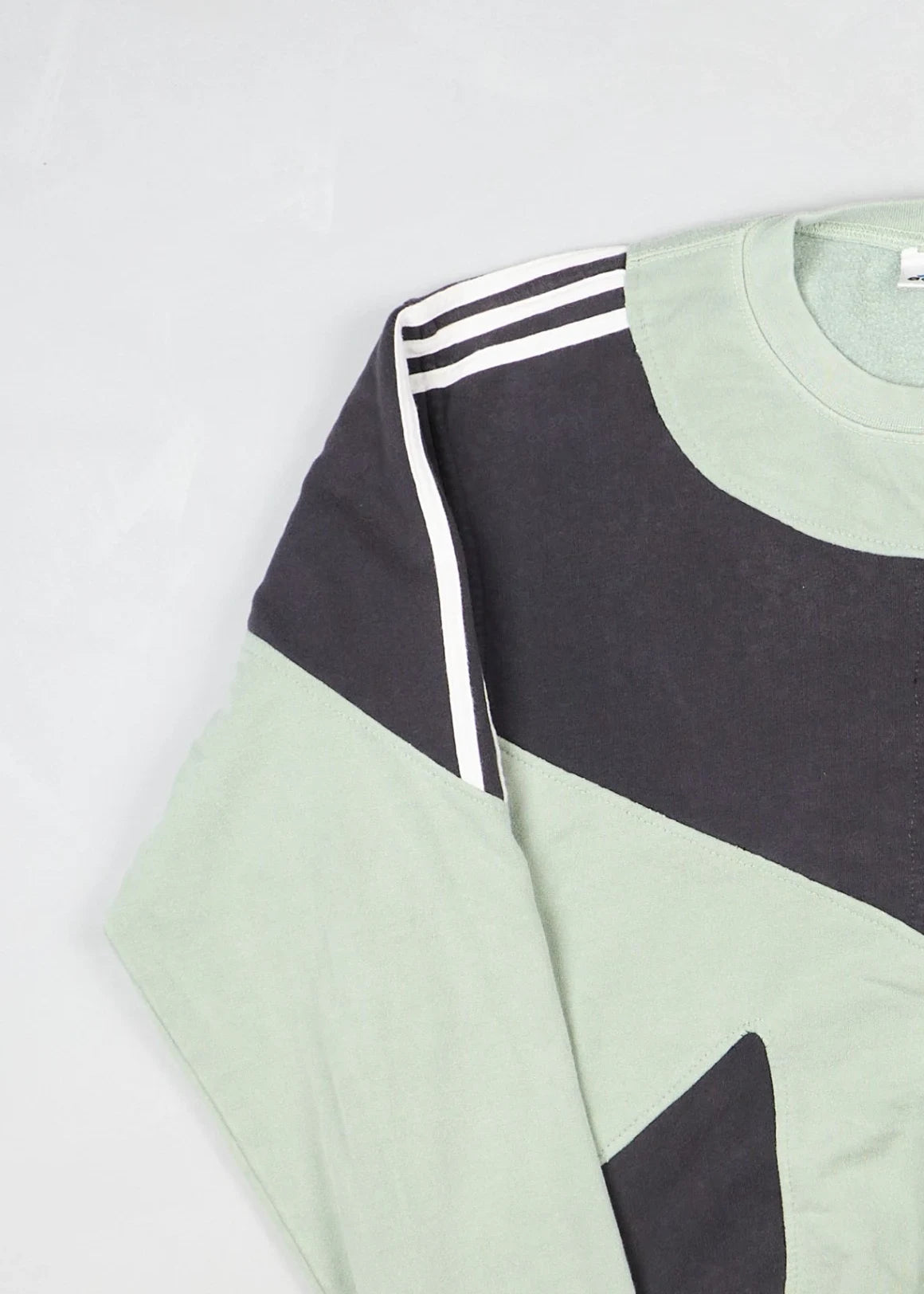 Adidas - Sweatshirt (L) Left