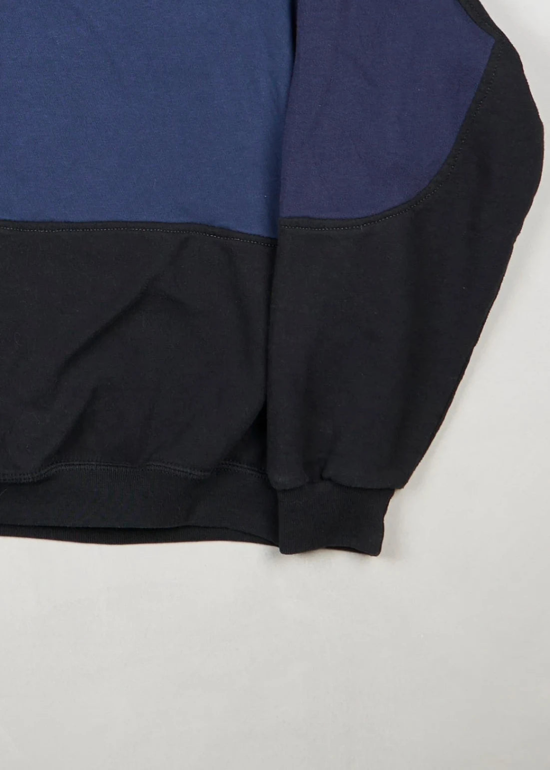 Champion - Sweatshirt (L) Bottom Right