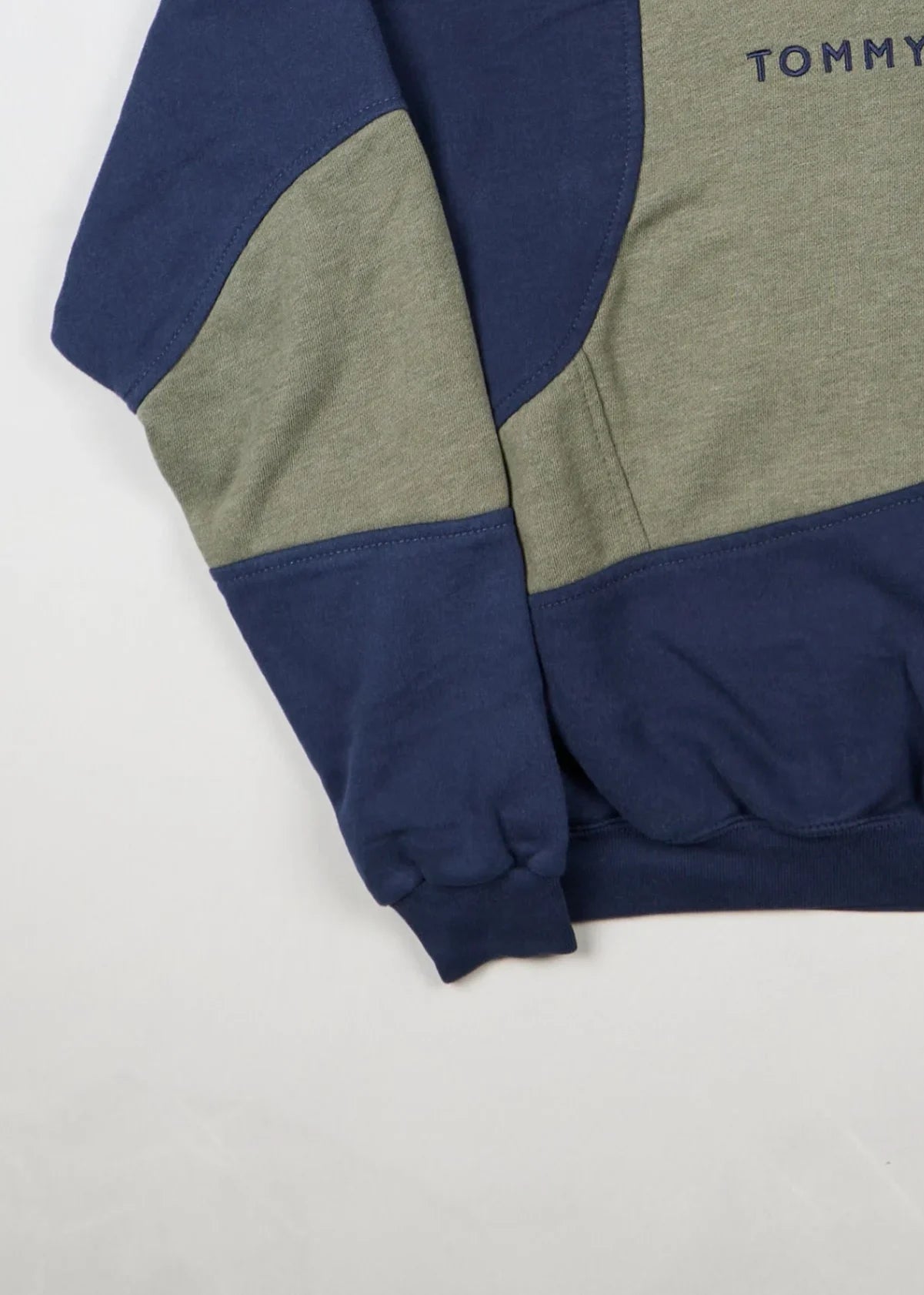 Tommy Hilfiger - Sweatshirt (L) Bottom Left