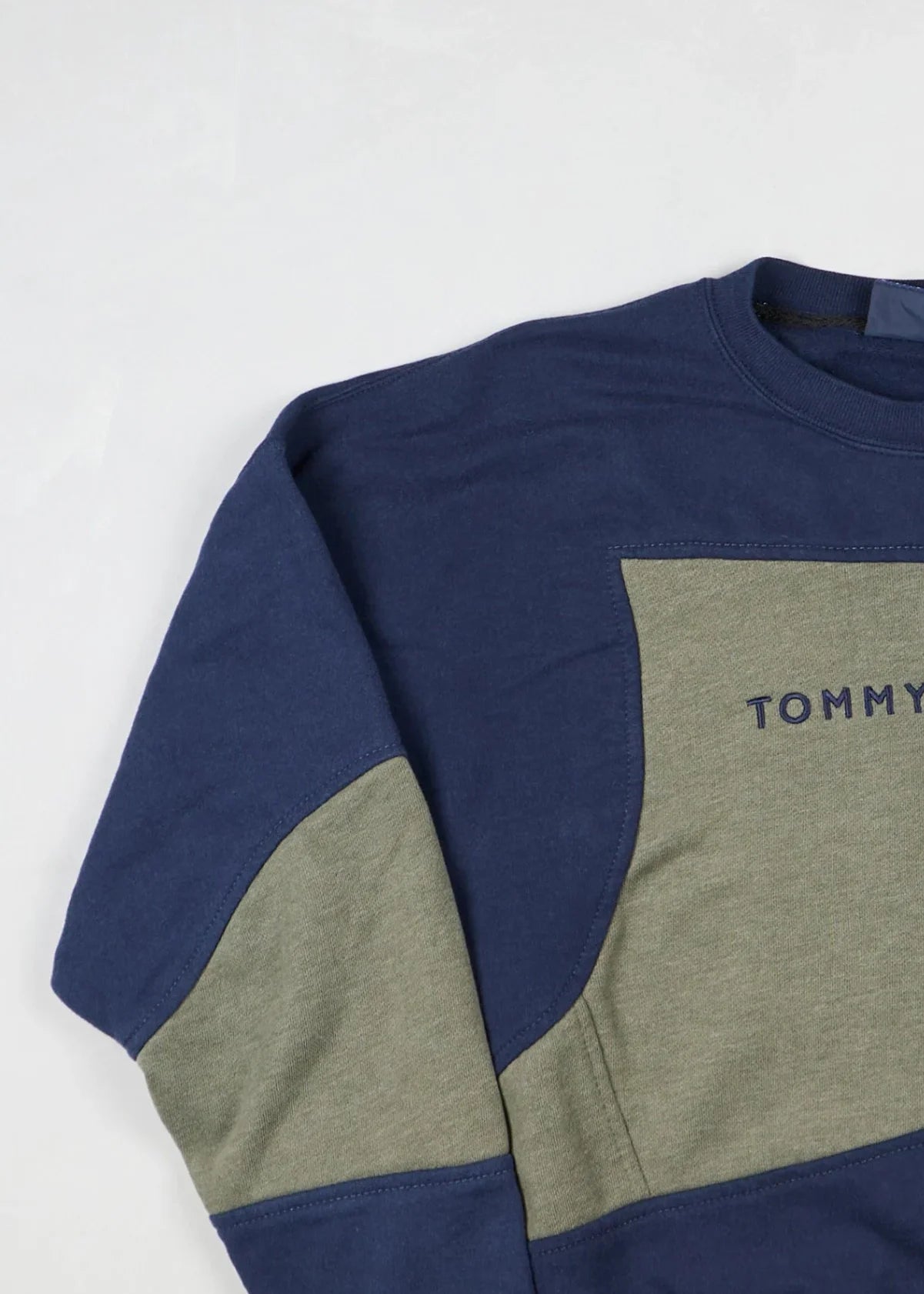 Tommy Hilfiger - Sweatshirt (L) Left