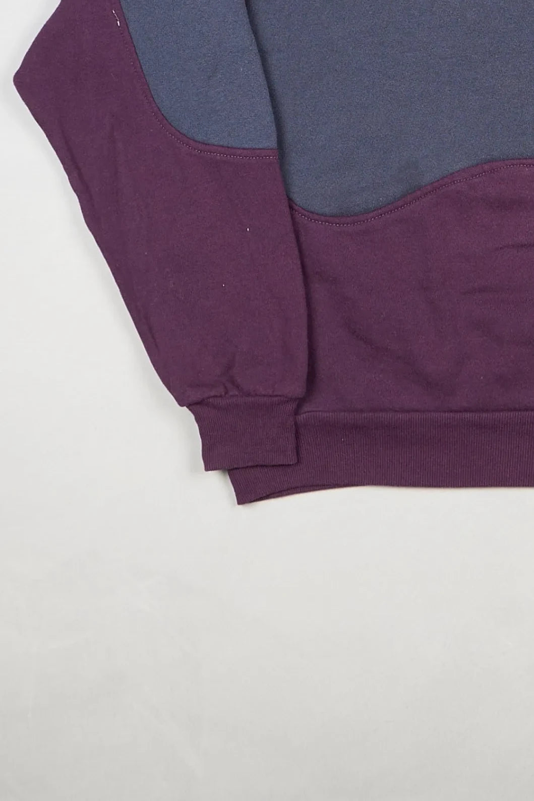 Champion - Sweatshirt (M) Bottom Left