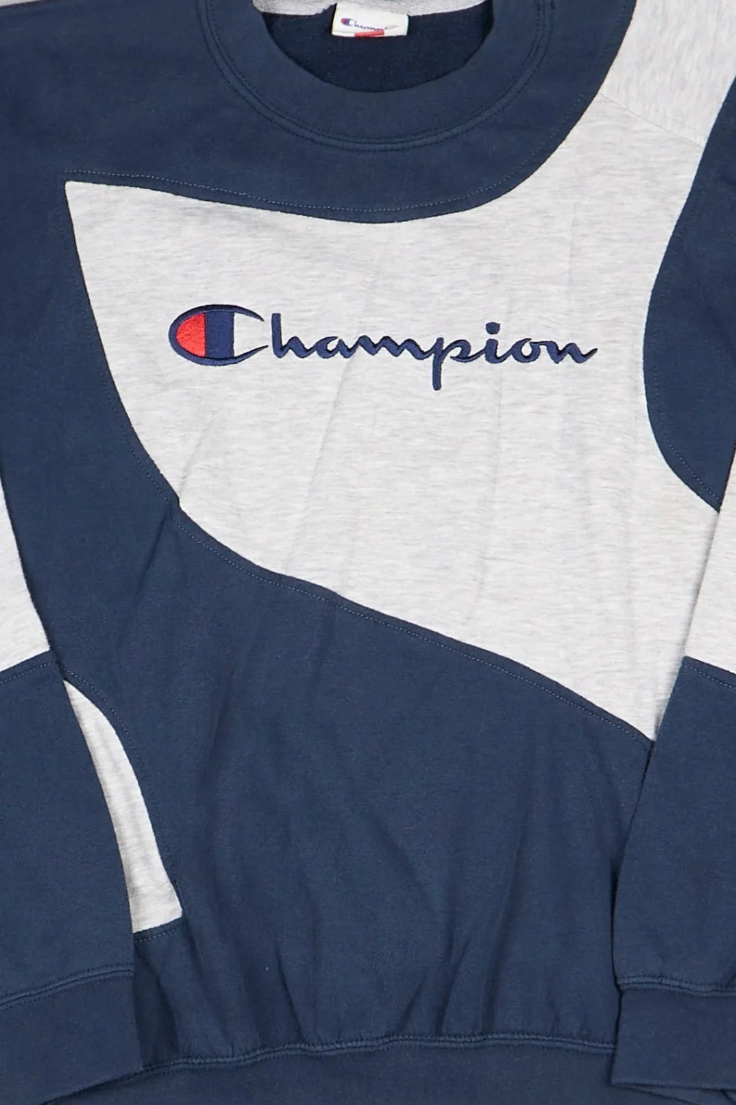 Champion - Renewed Sweatshirt (L) Center