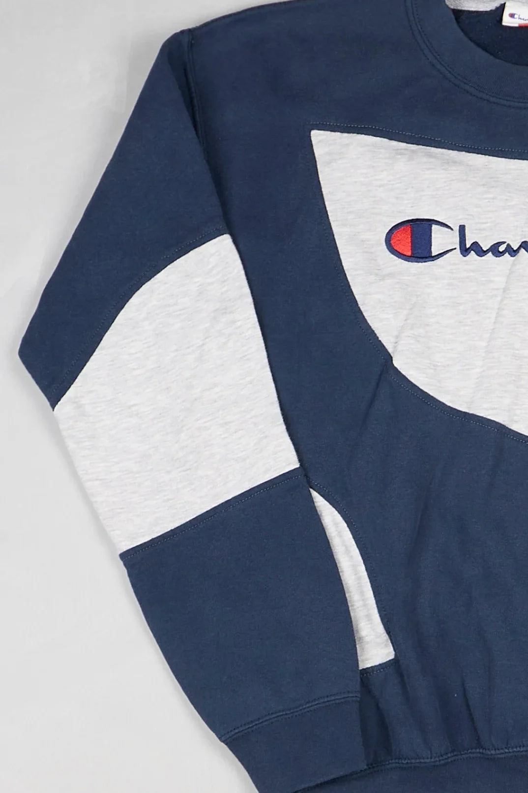 Champion - Renewed Sweatshirt (L) Left